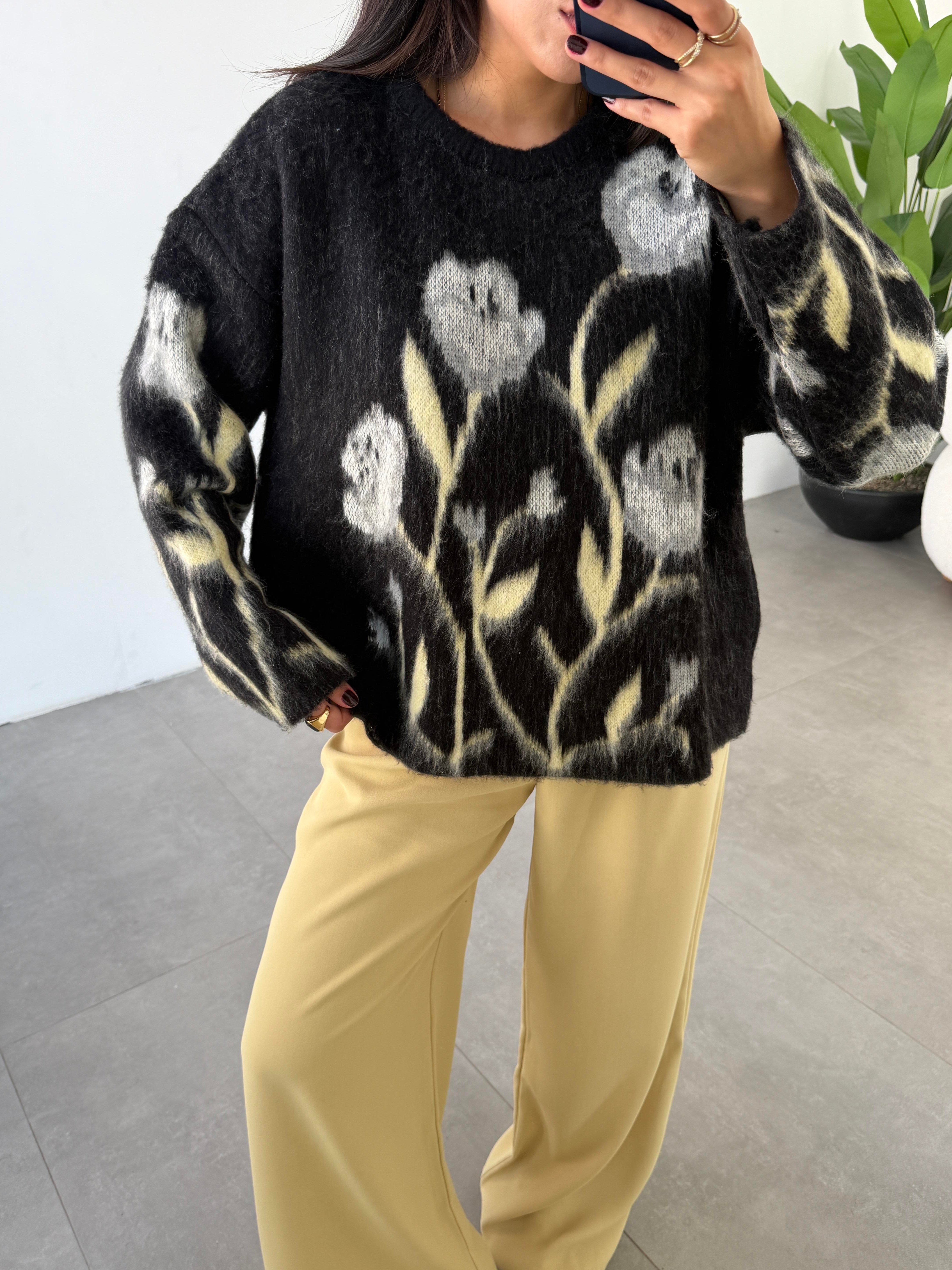 Siyah Kendinden Desenli Kazak