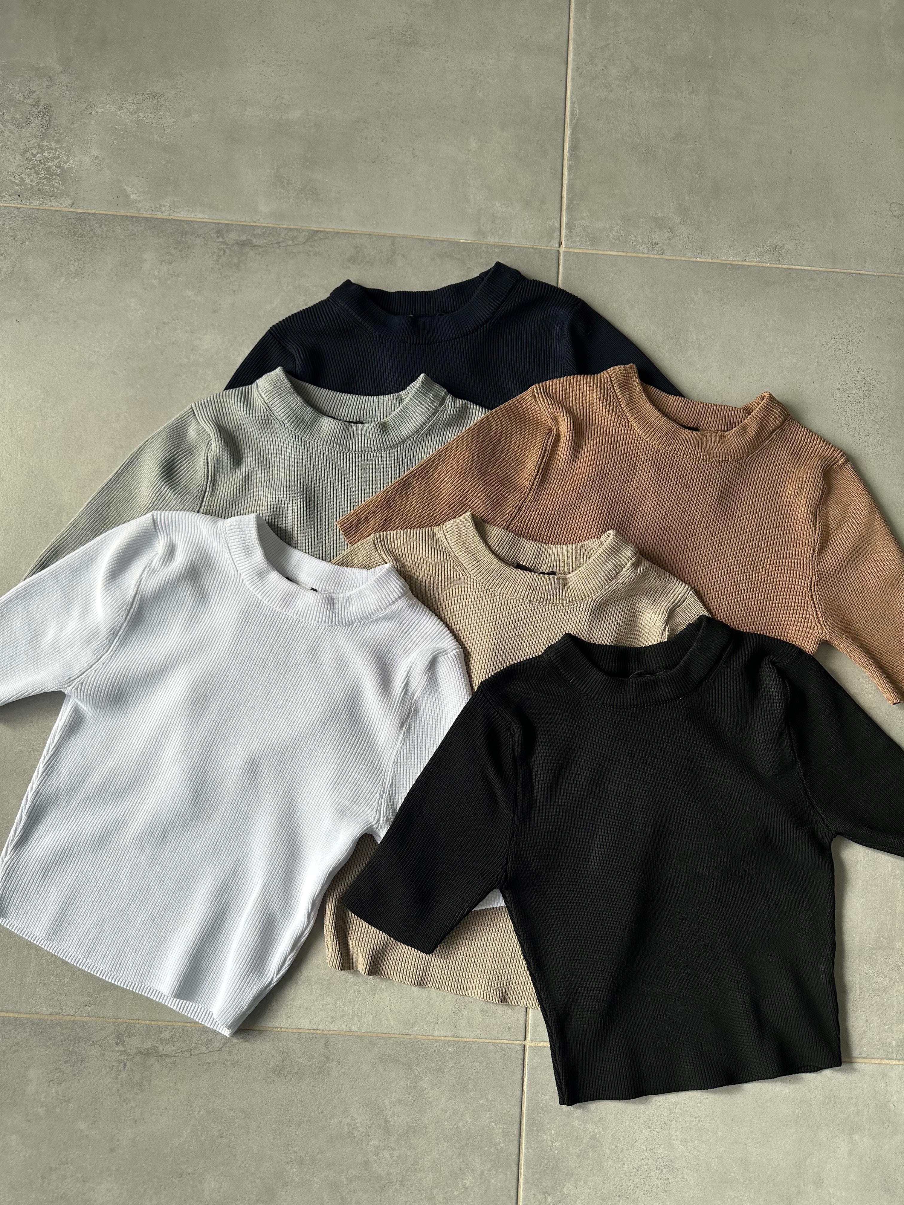 Siyah Kısa Kol Triko Badi