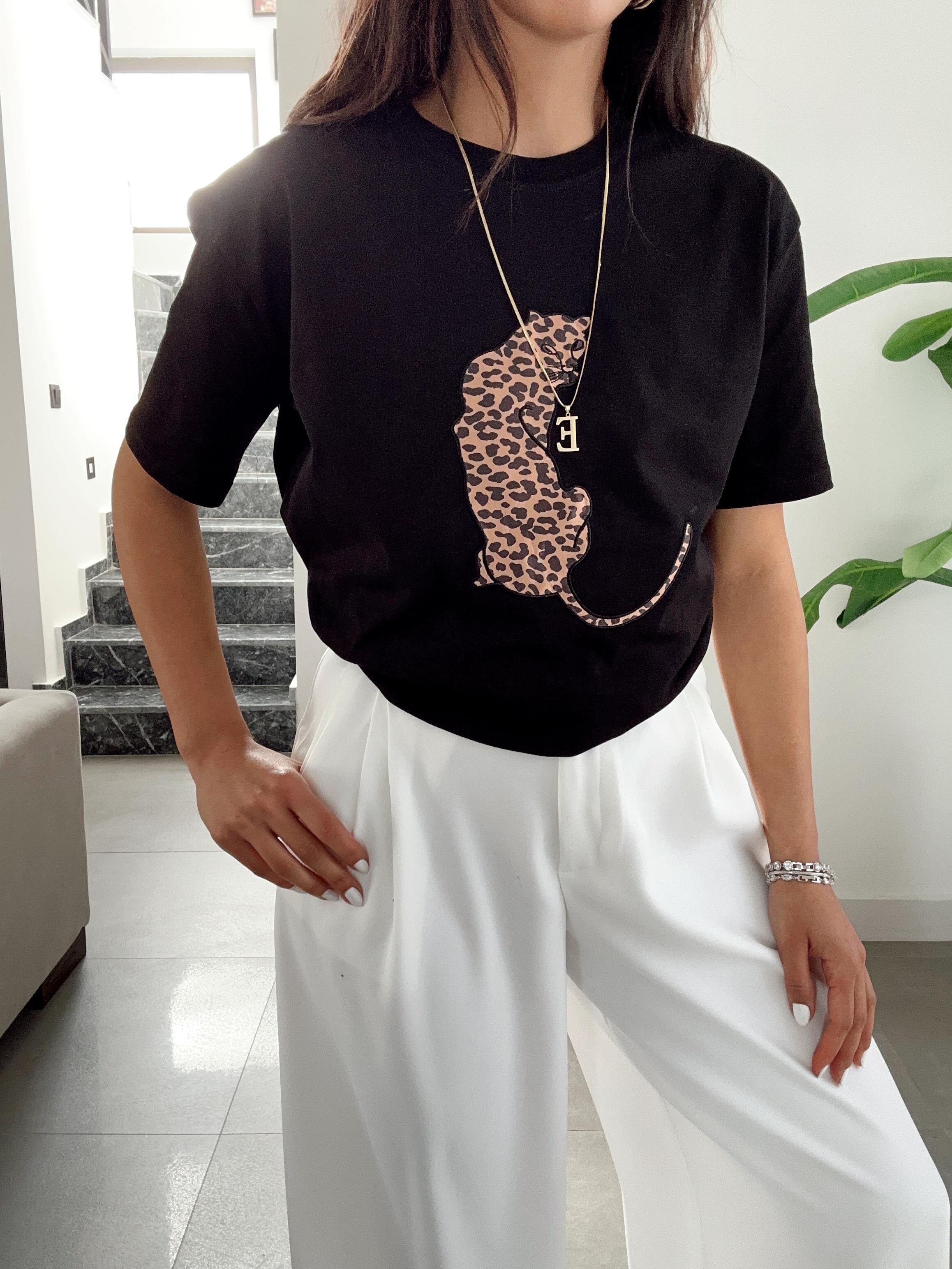 Siyah Leopar Desenli Basic Tişört