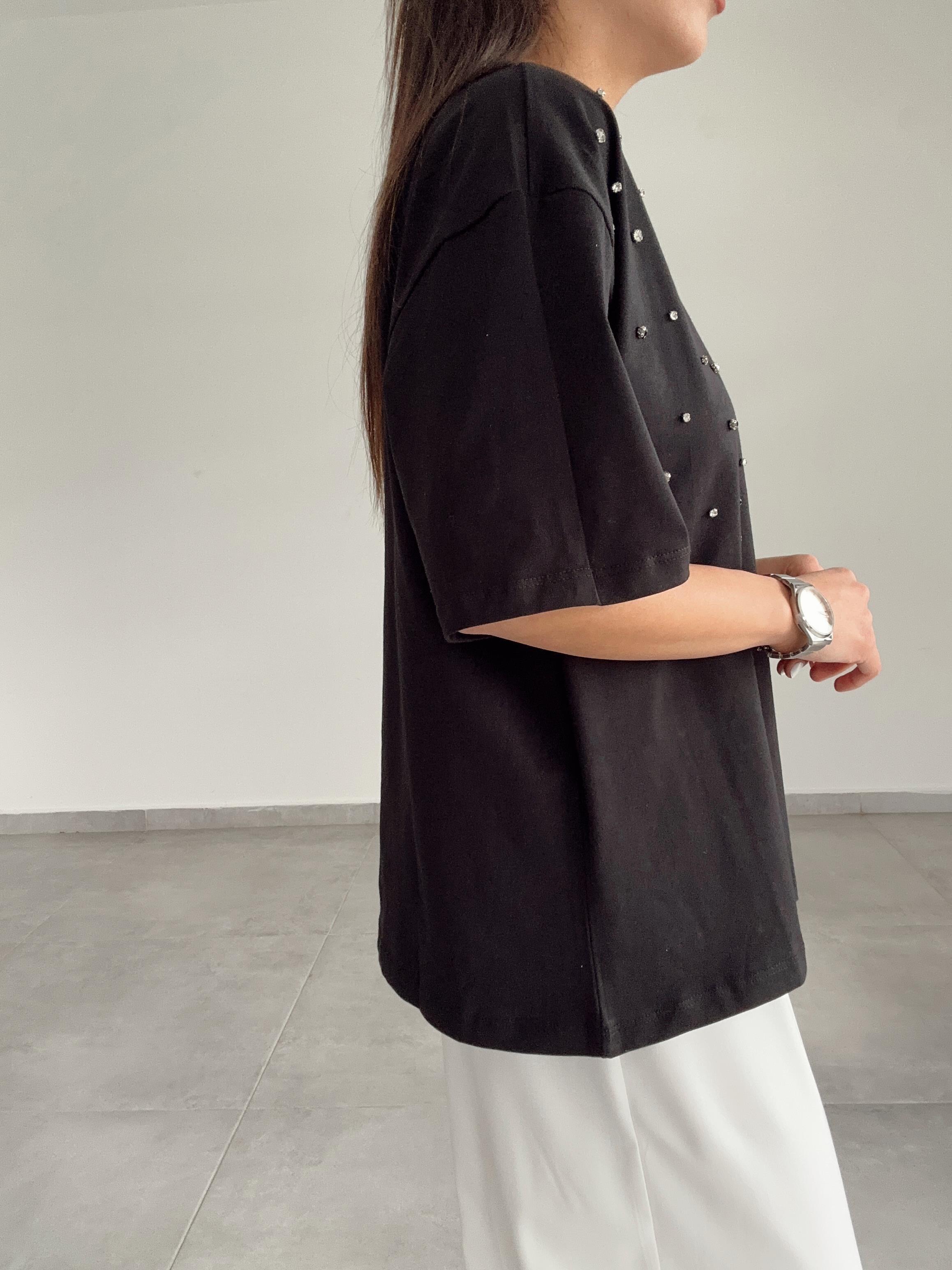 Siyah Önü Taşlı Tshirt