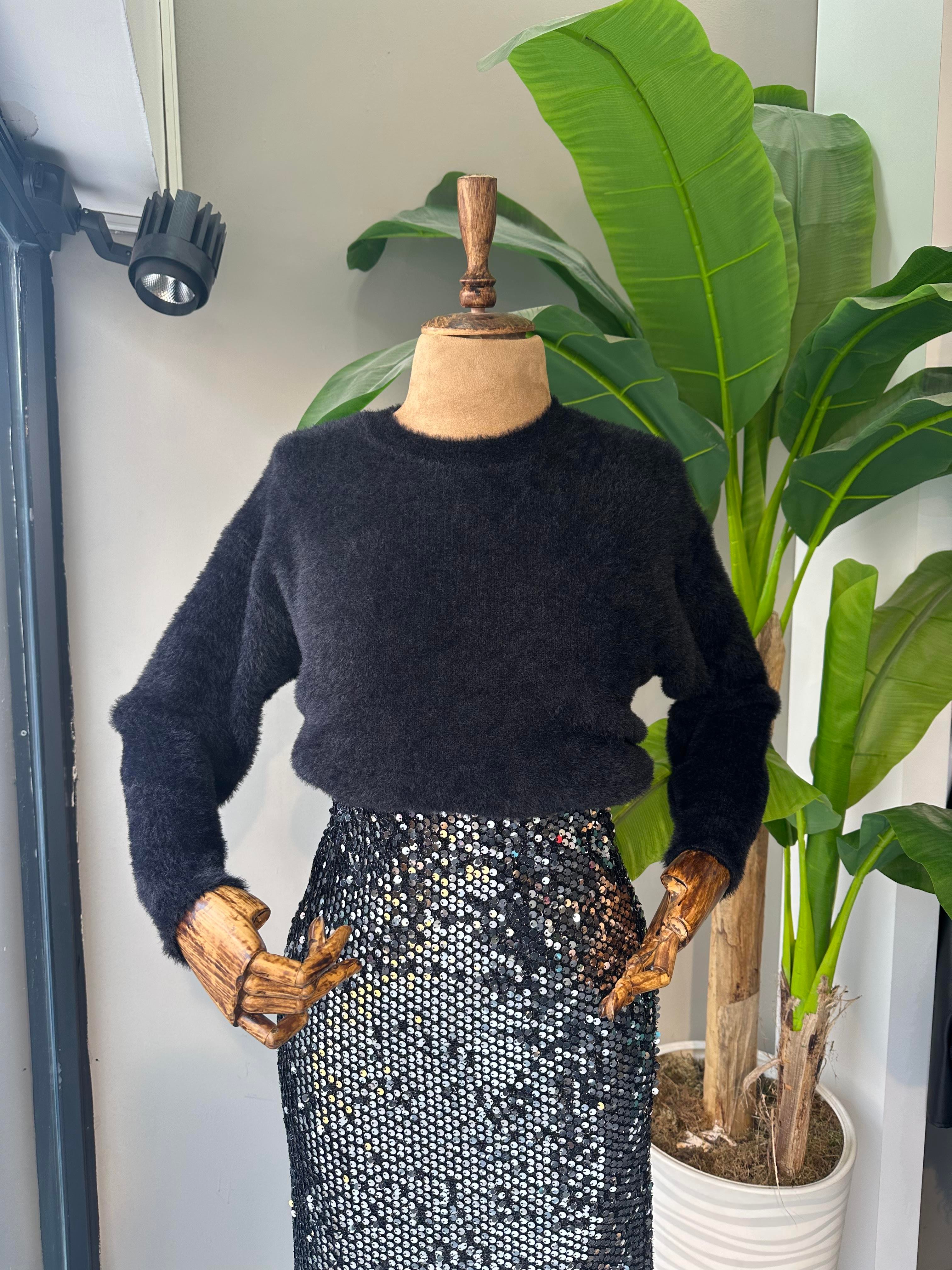 Siyah Özel Triko Yumoş Kazak