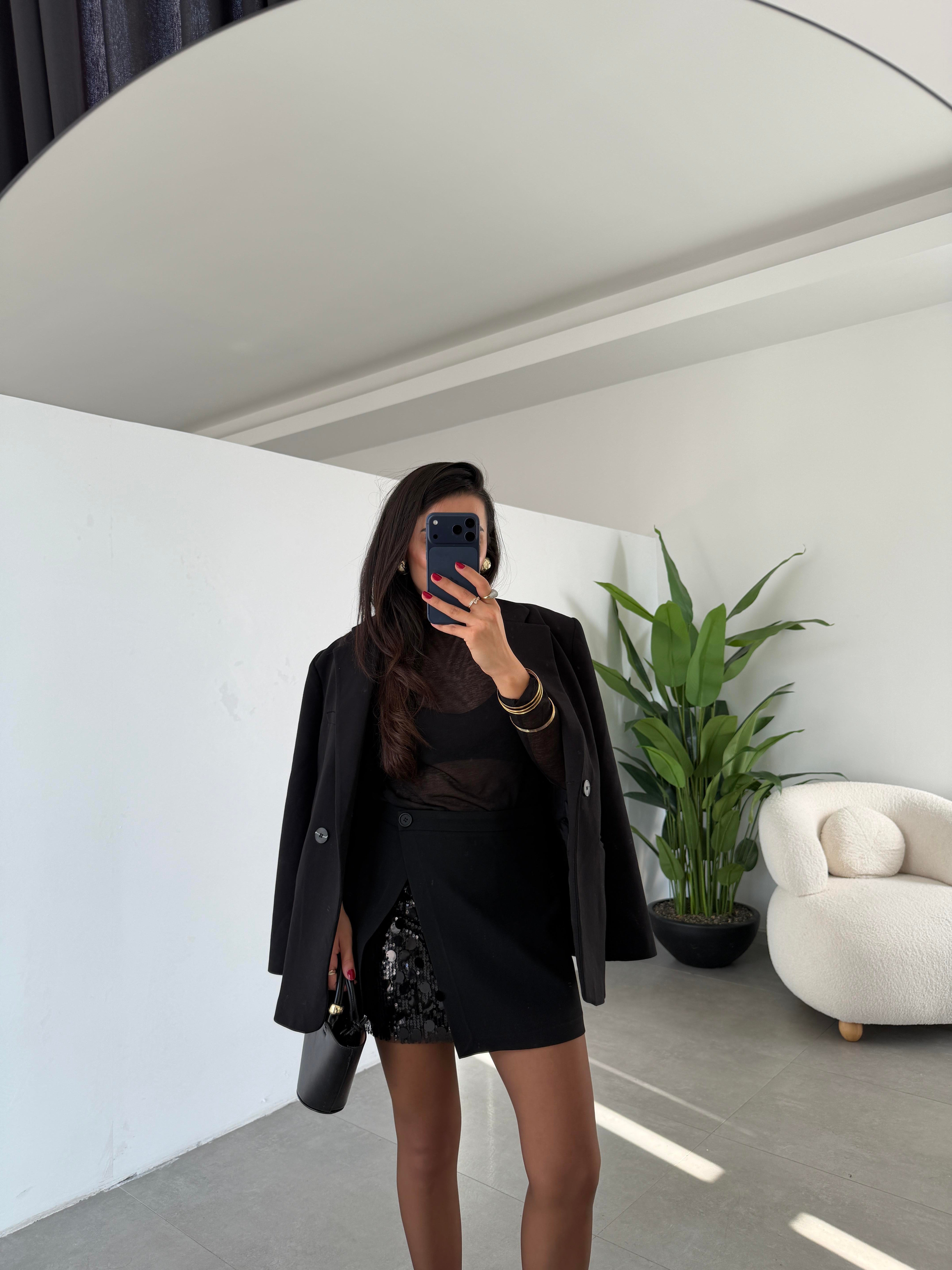 Siyah Payet Detaylı Mini Etek