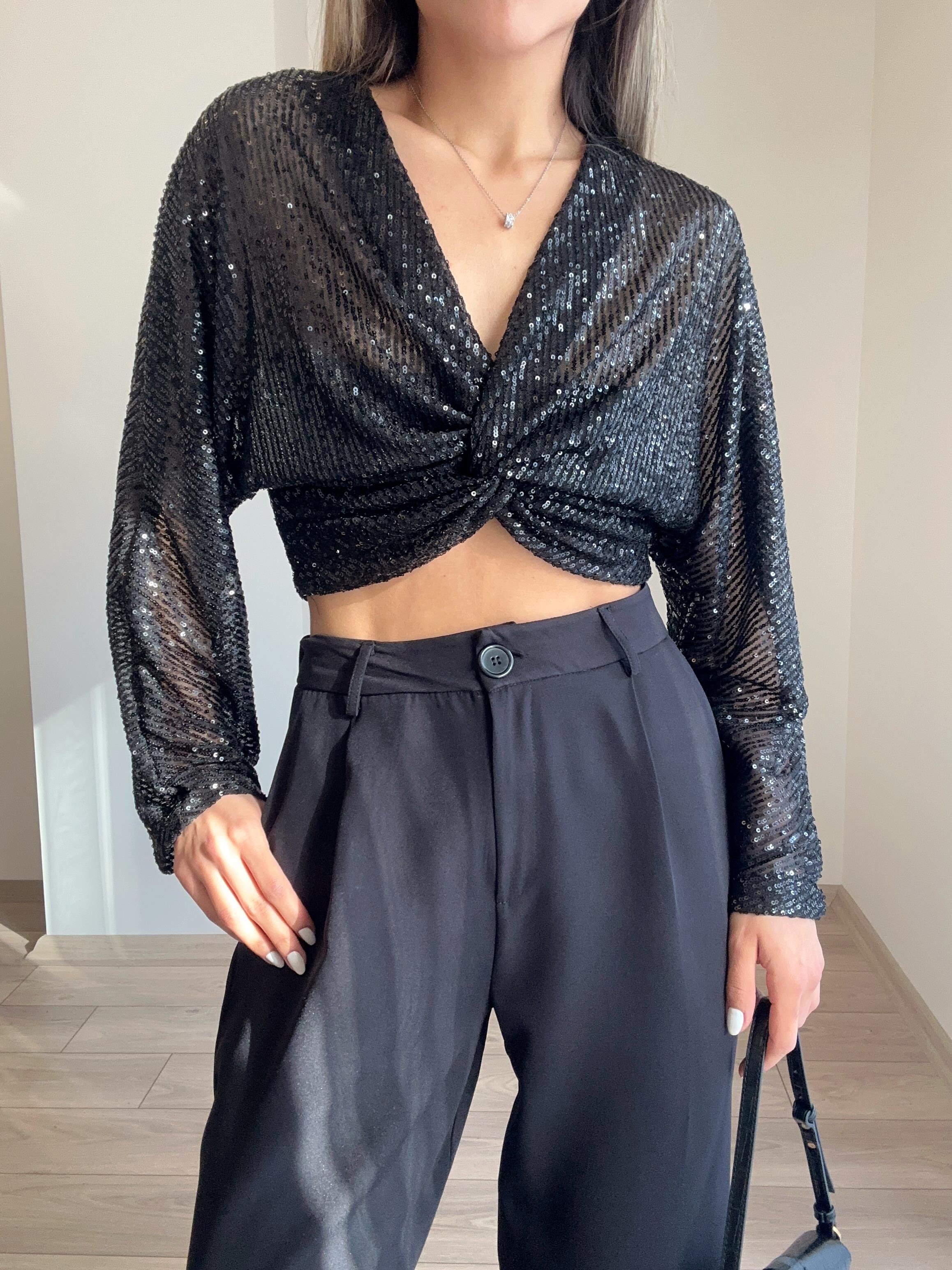 Siyah Pullu Düğümlü Bluz