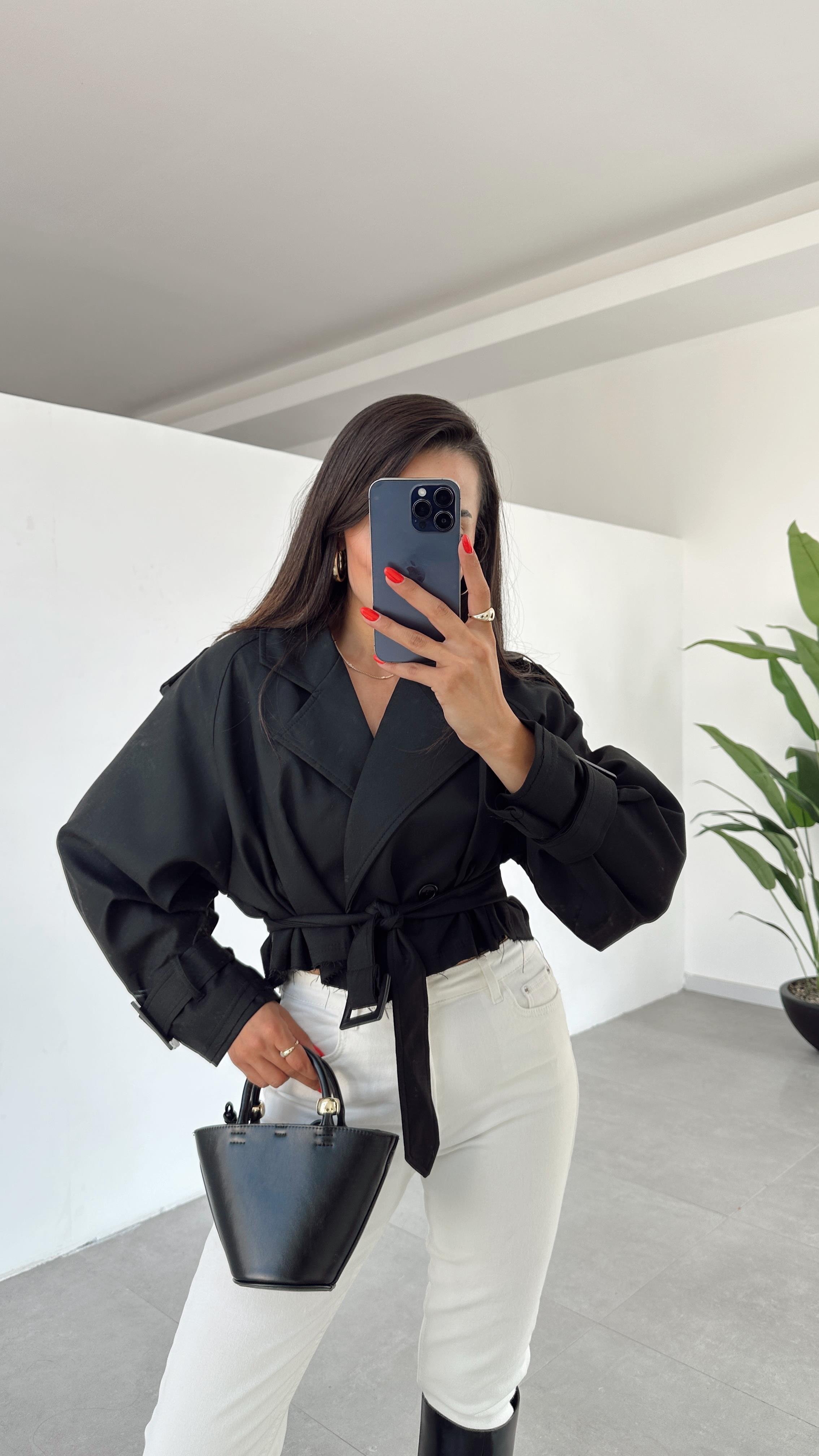 Siyah Reglan Kısa Ceket