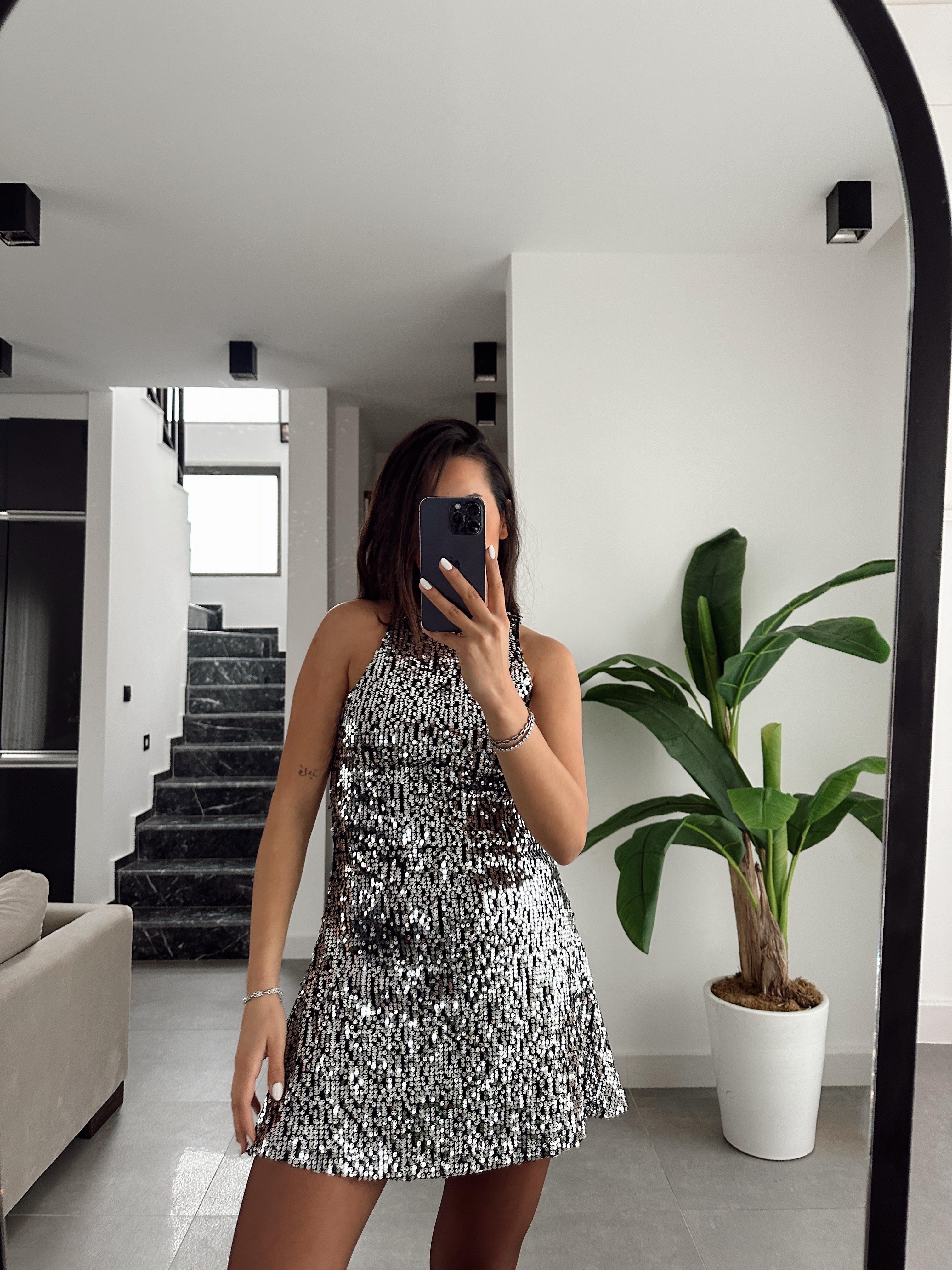 Siyah Sırt Dekolteli Elbise