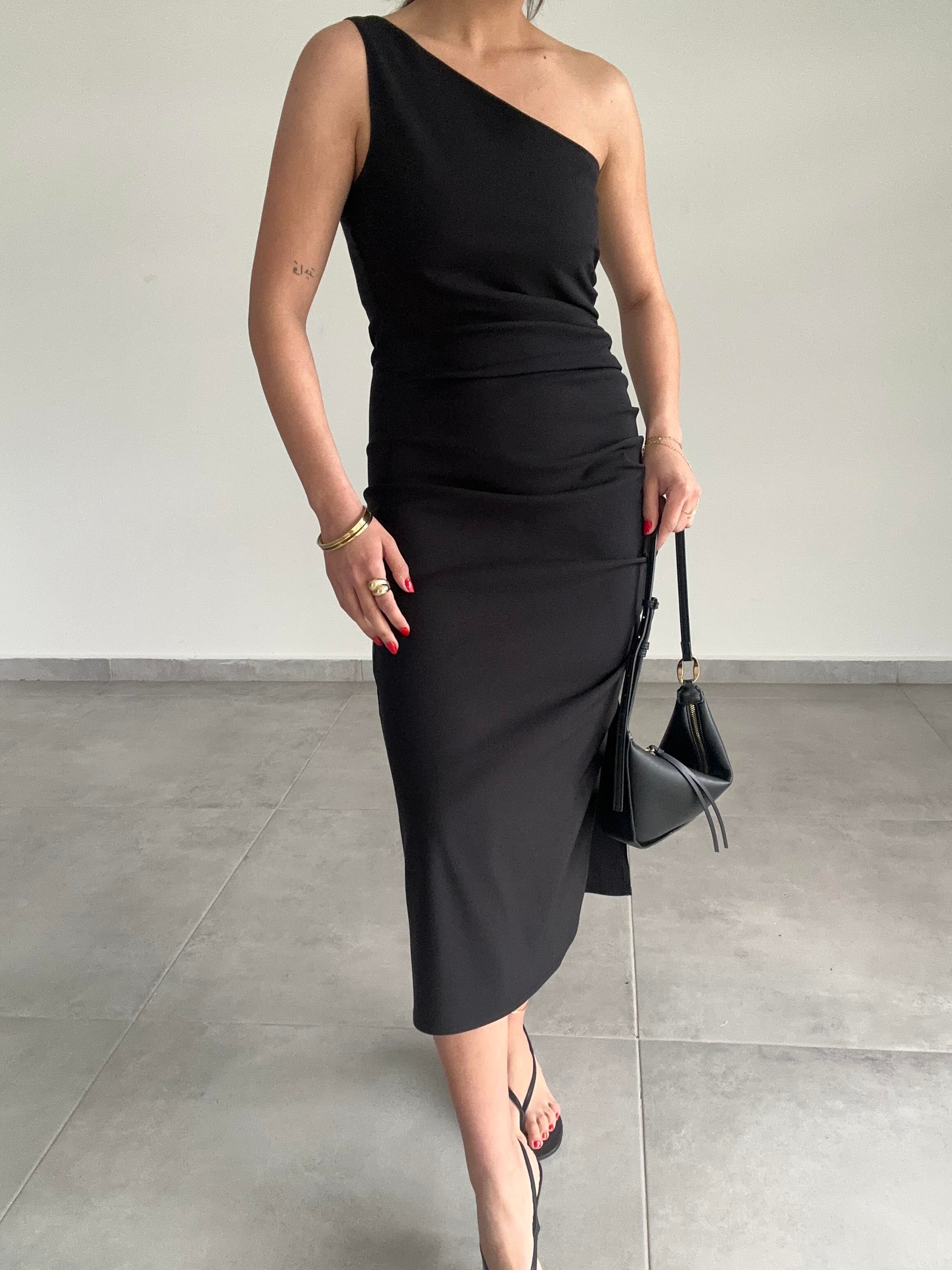 Siyah Tek Omuz Elbise