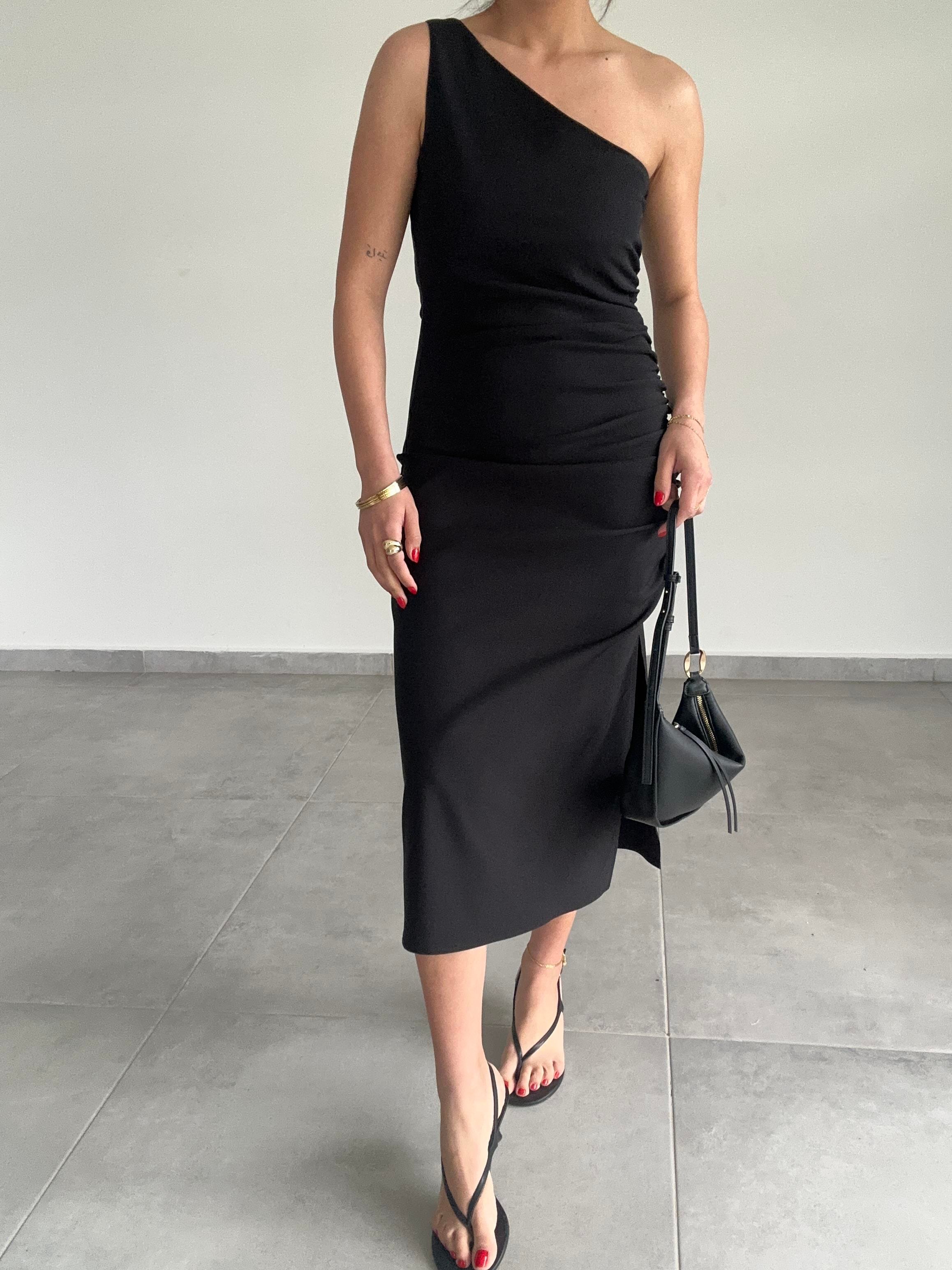 Siyah Tek Omuz Elbise