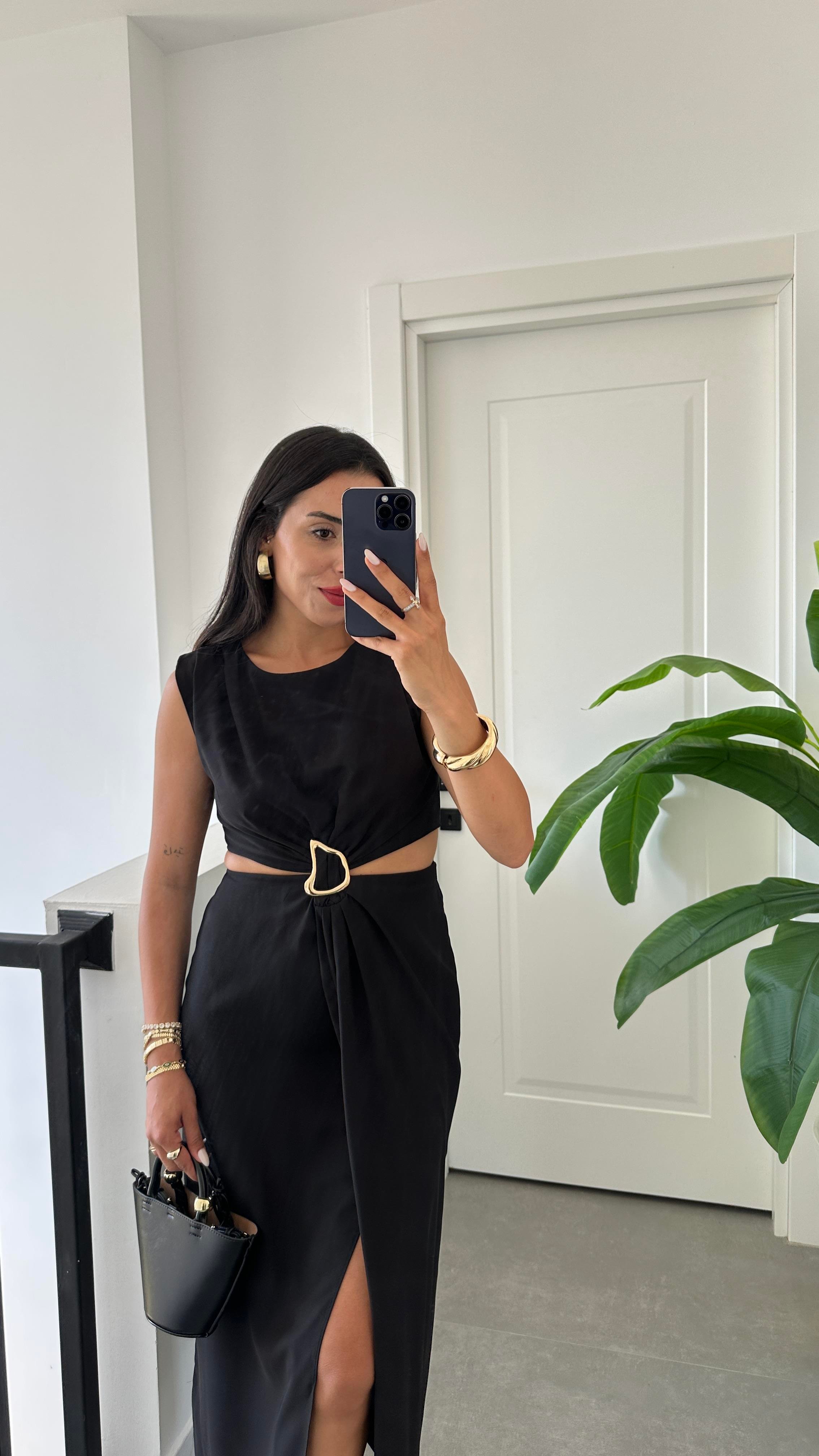 Siyah Tokalı Elbise