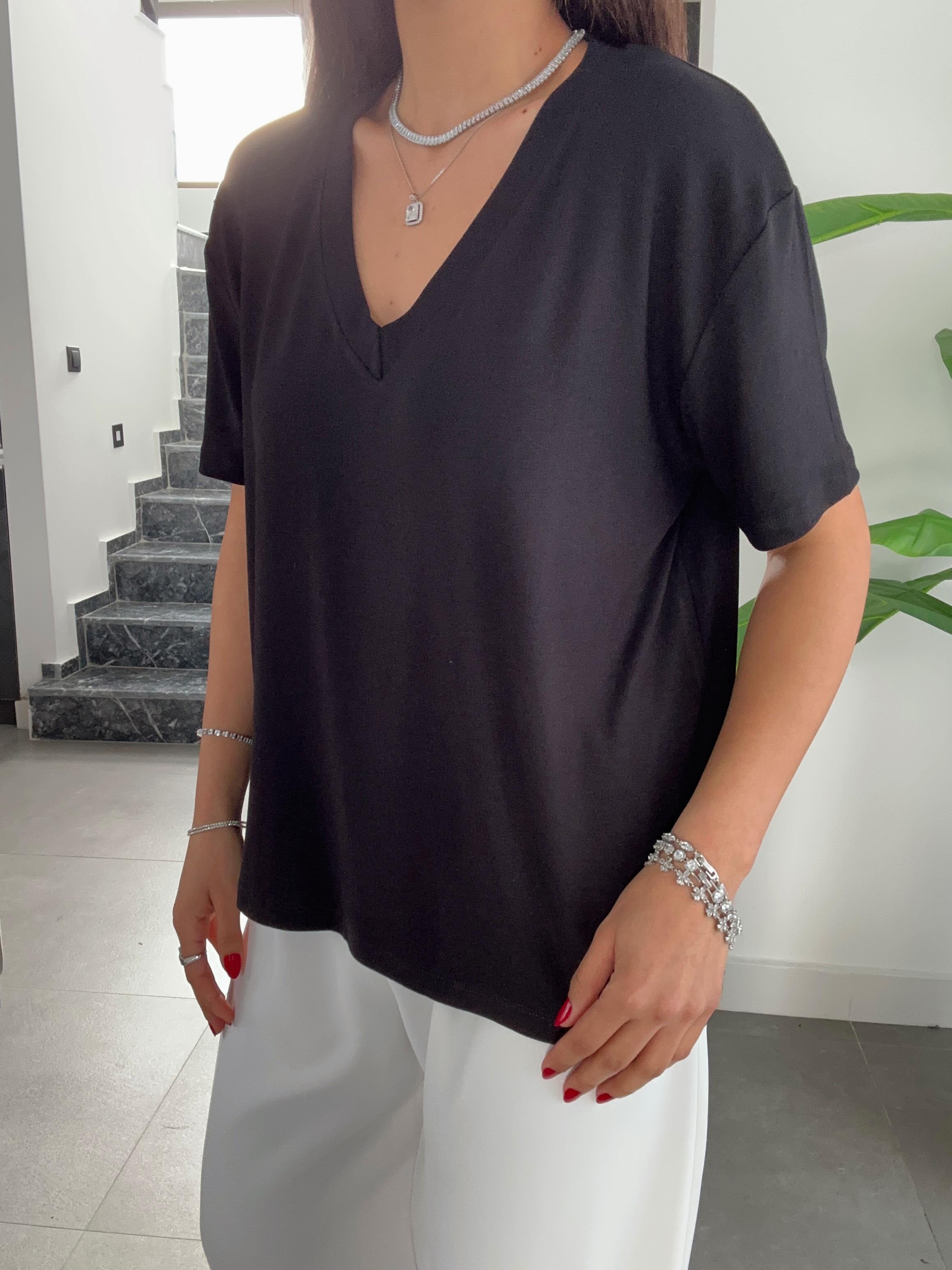 Siyah V Yaka Basic Tişört