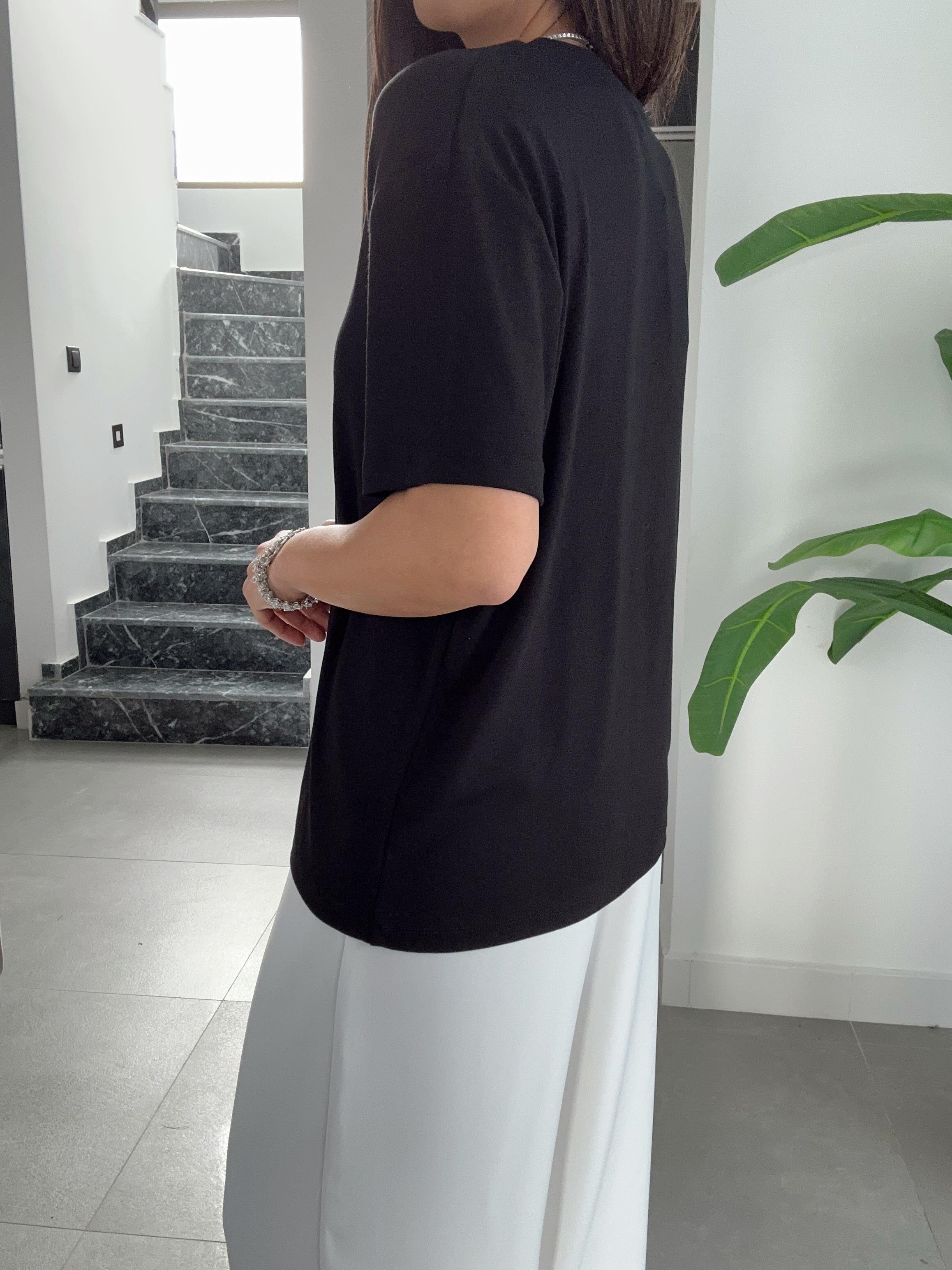 Siyah V Yaka Basic Tişört