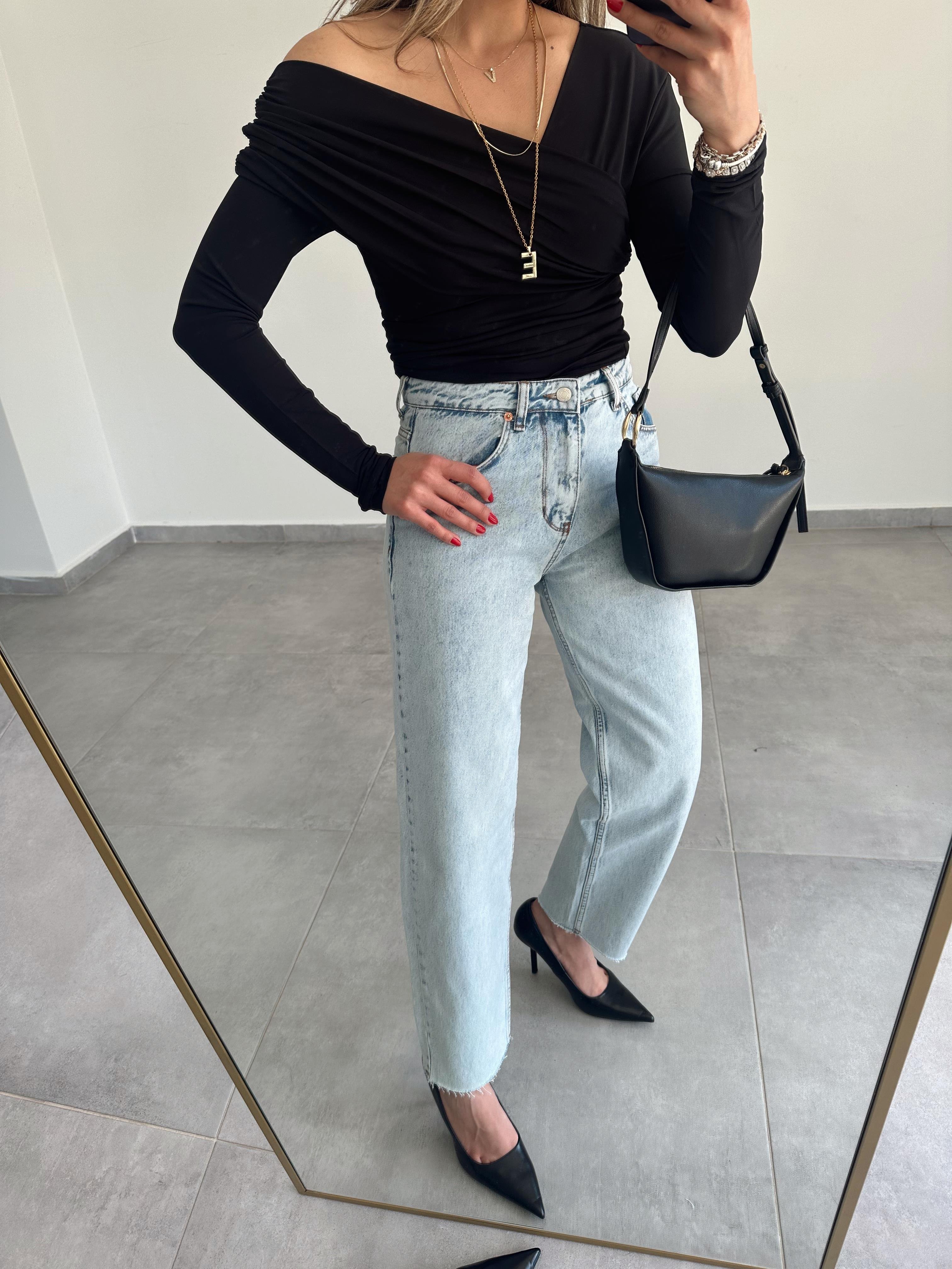 Siyah V Yaka Drapeli Bluz