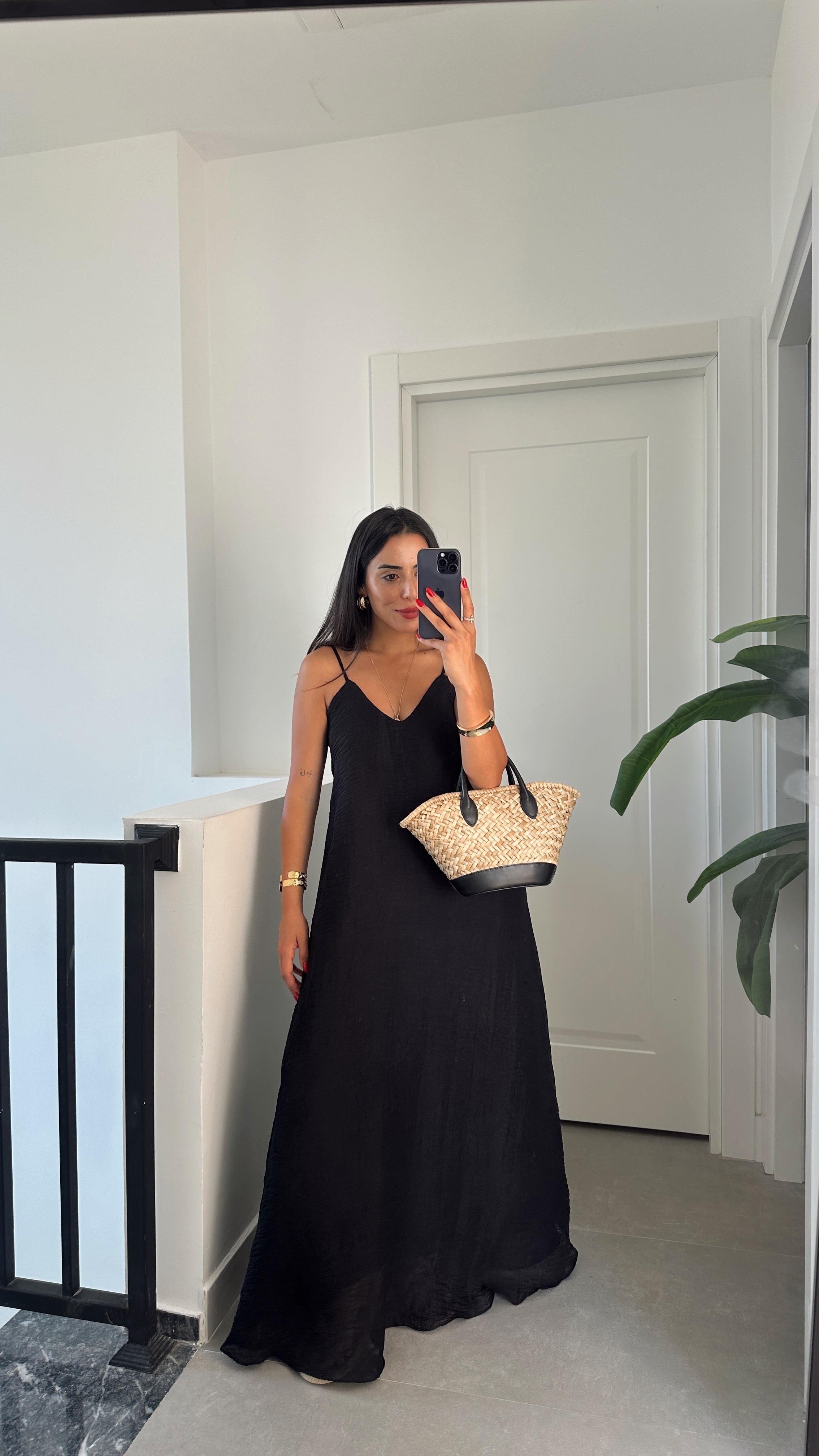 Siyah V Yaka İp Askılı Elbise