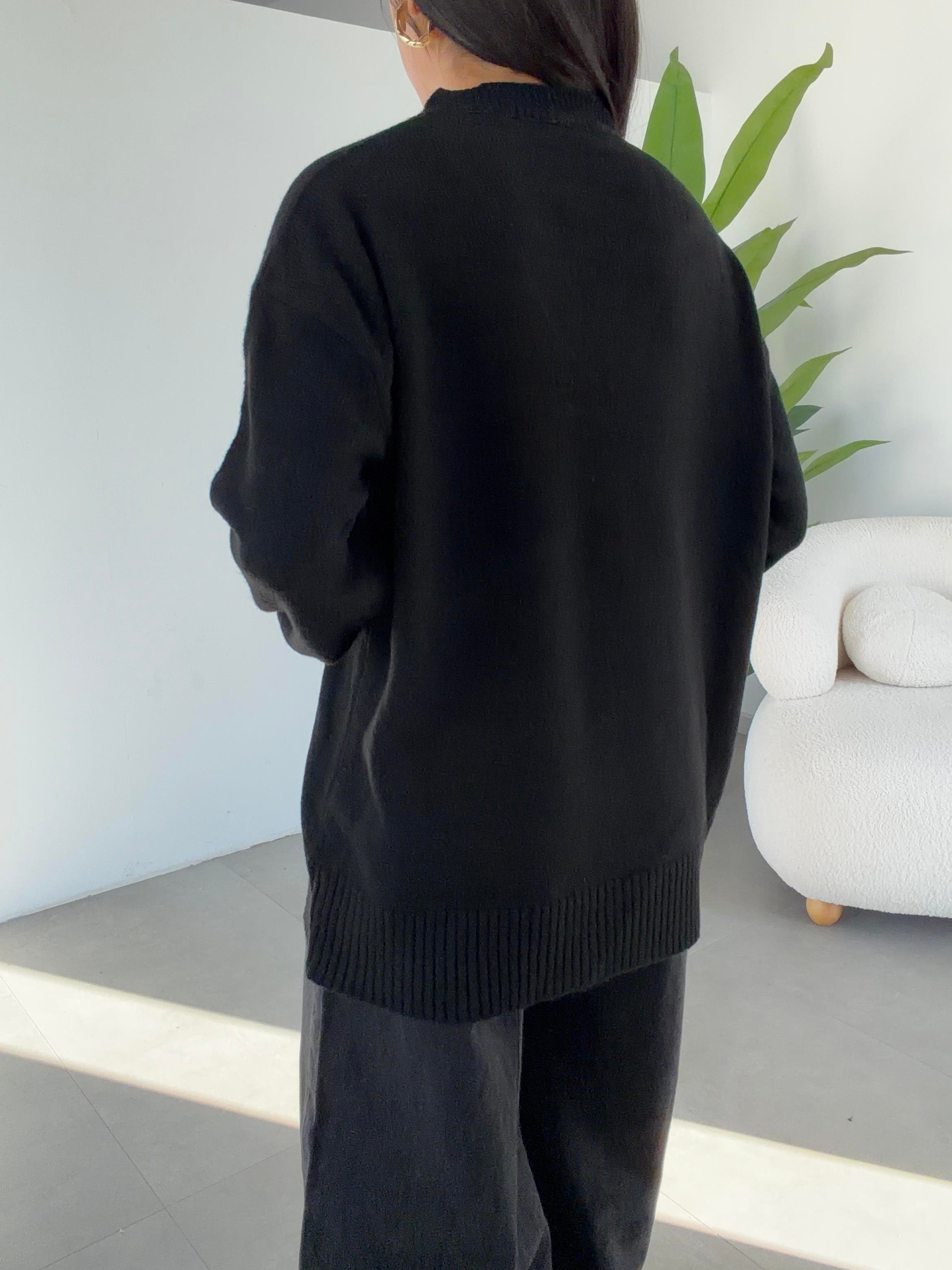 Siyah V Yaka Oversize Triko Kazak