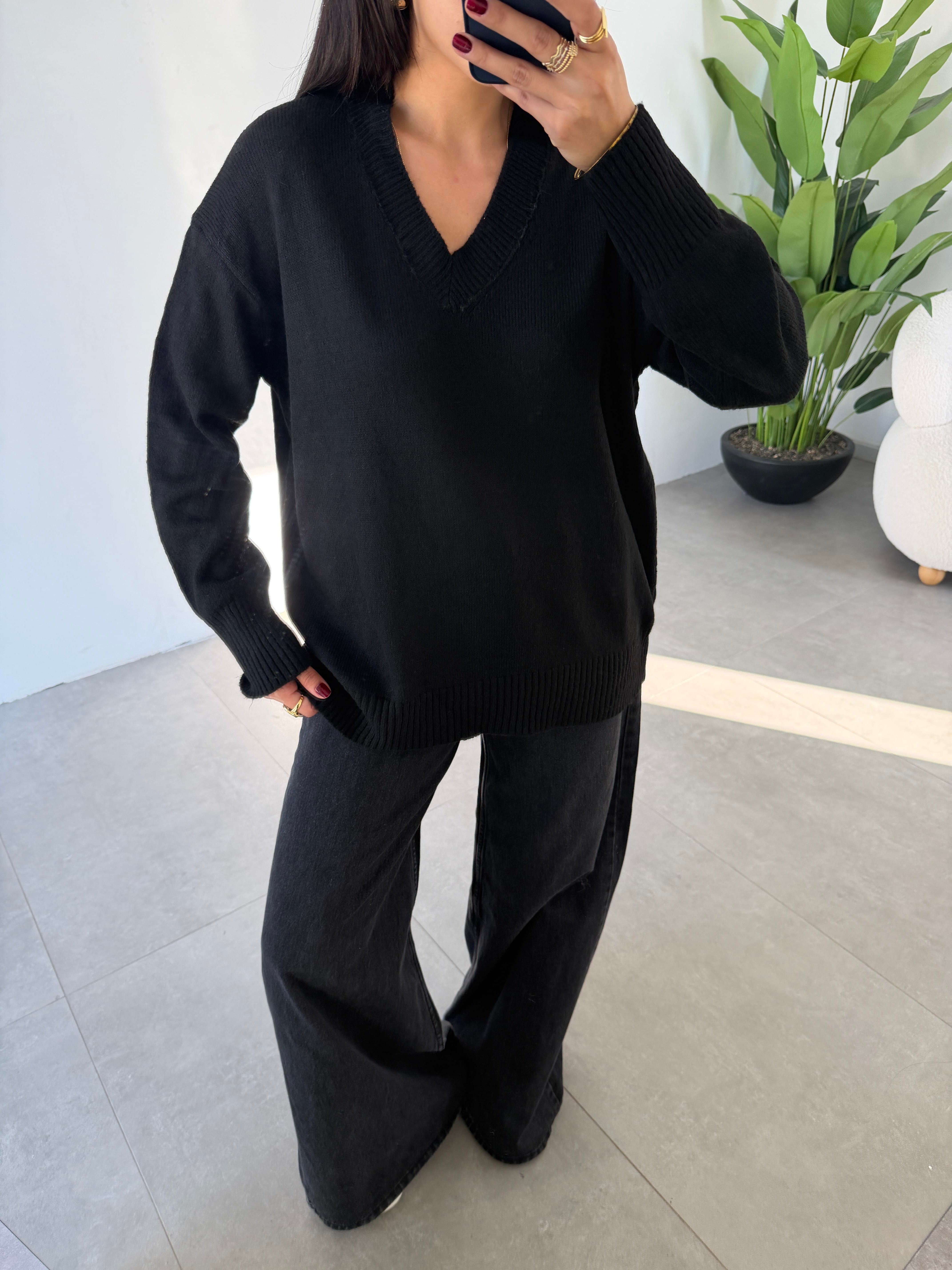 Siyah V Yaka Oversize Triko Kazak