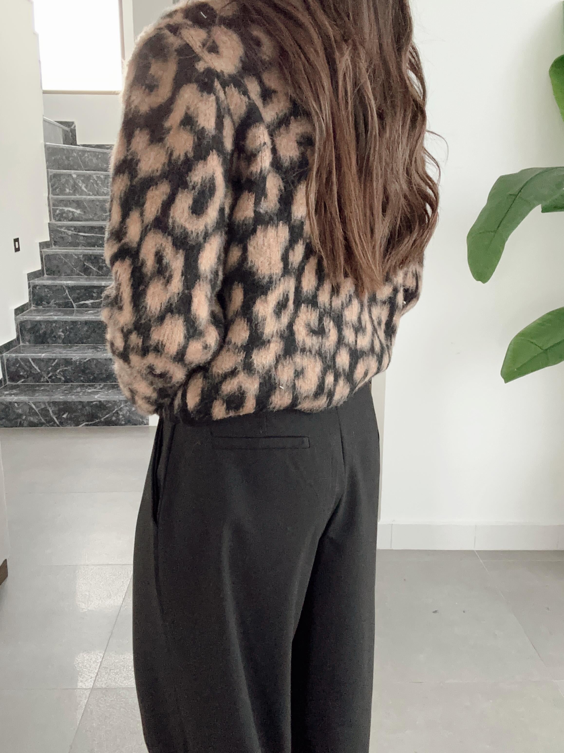 Siyah-Vizon Leopar Desenli Triko Hırka