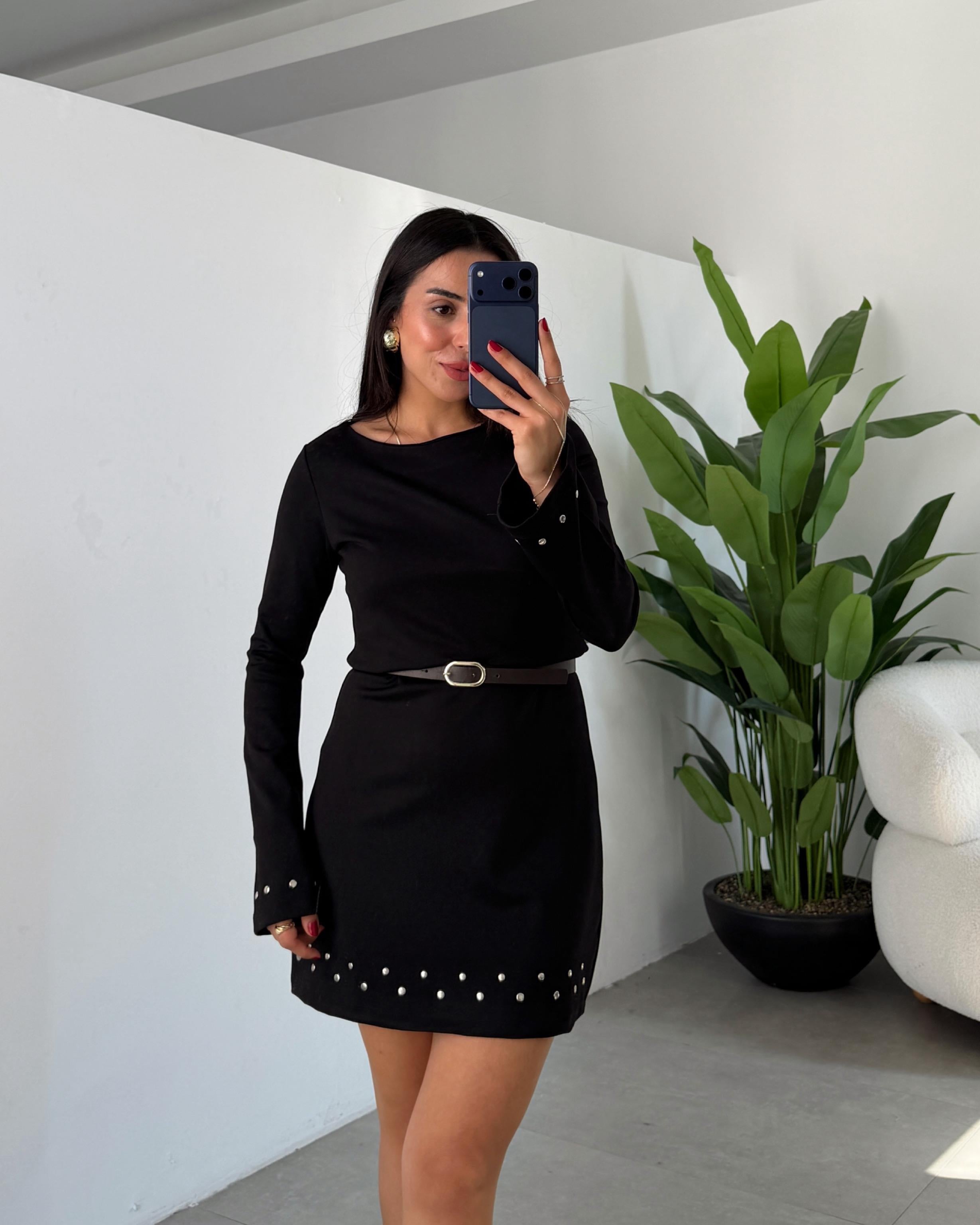 Siyah Zımbalı Elbise