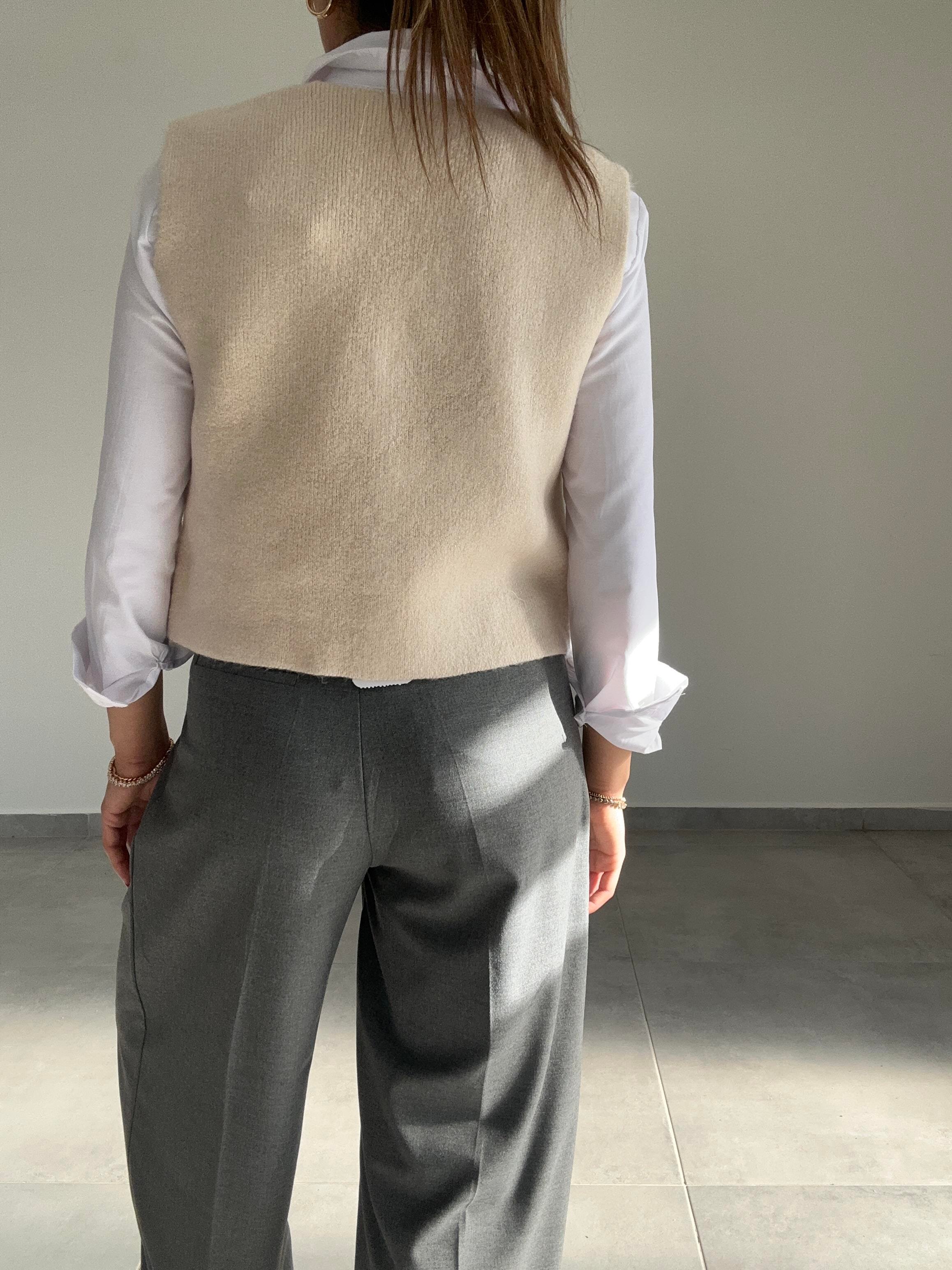 Taş Düğmeli Triko Yelek