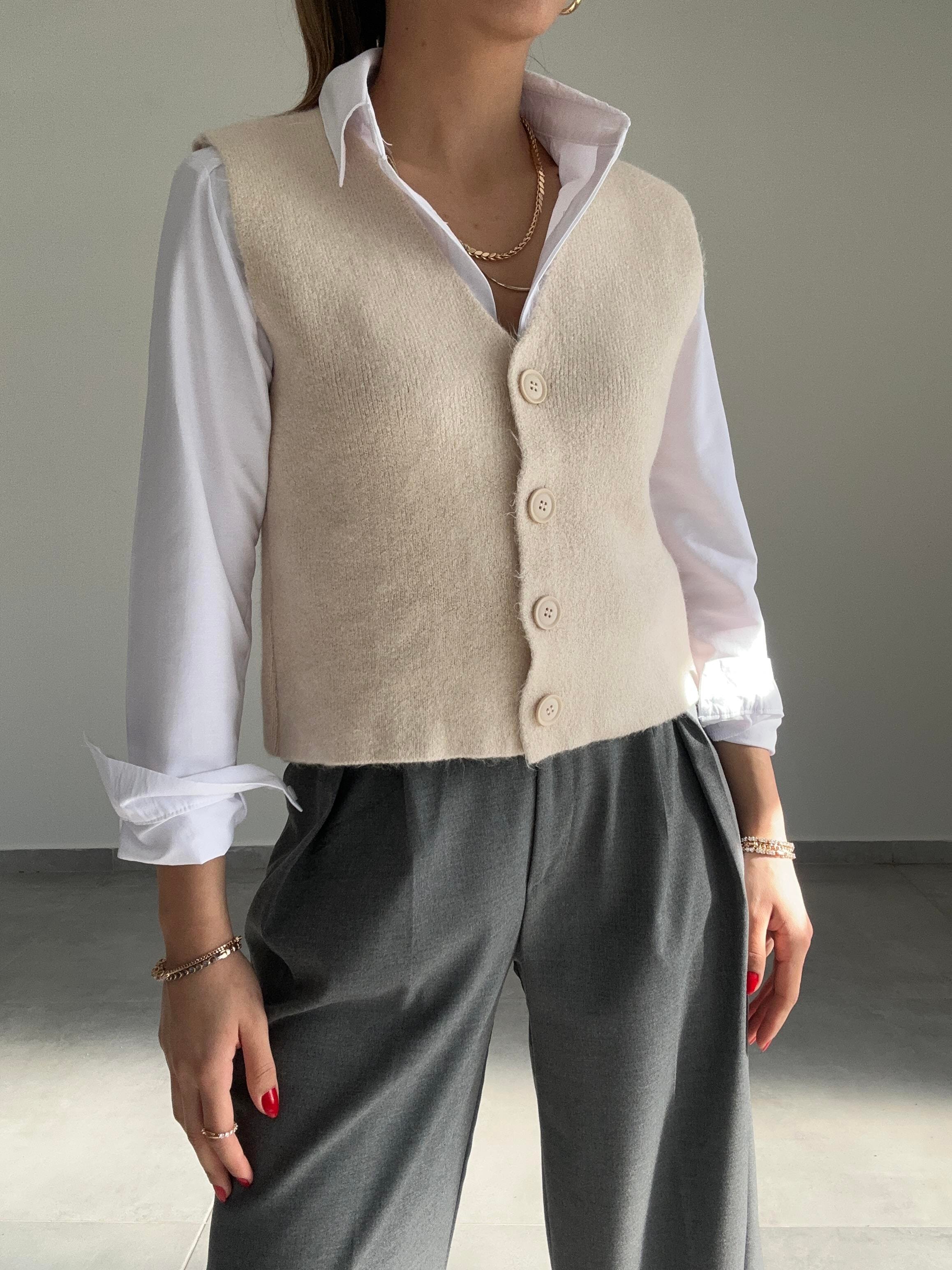 Taş Düğmeli Triko Yelek