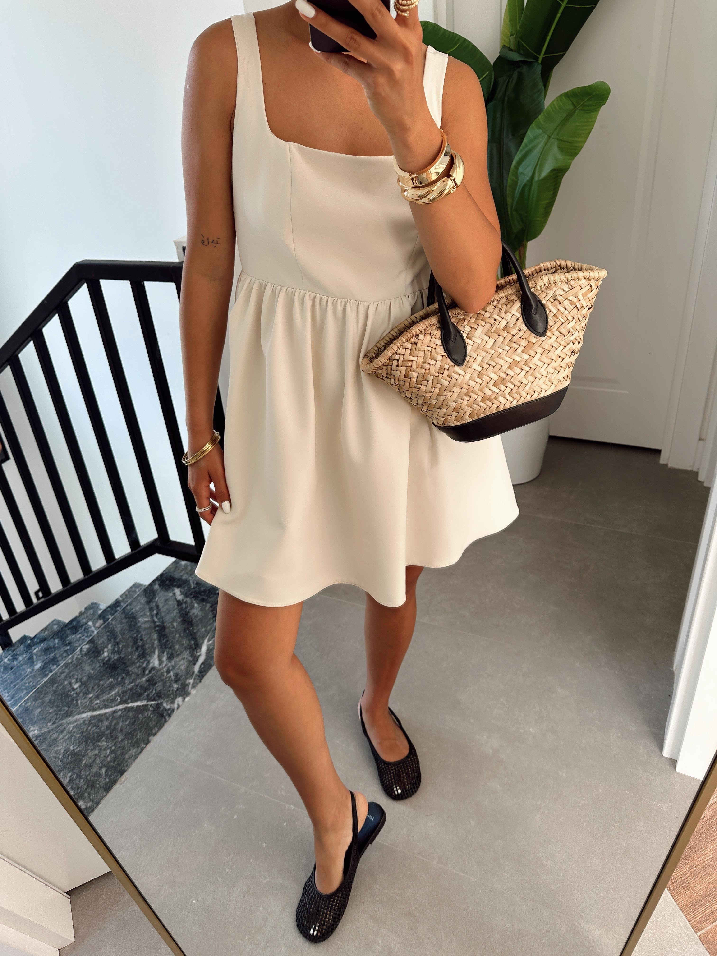 Taş Kare Yaka Elbise