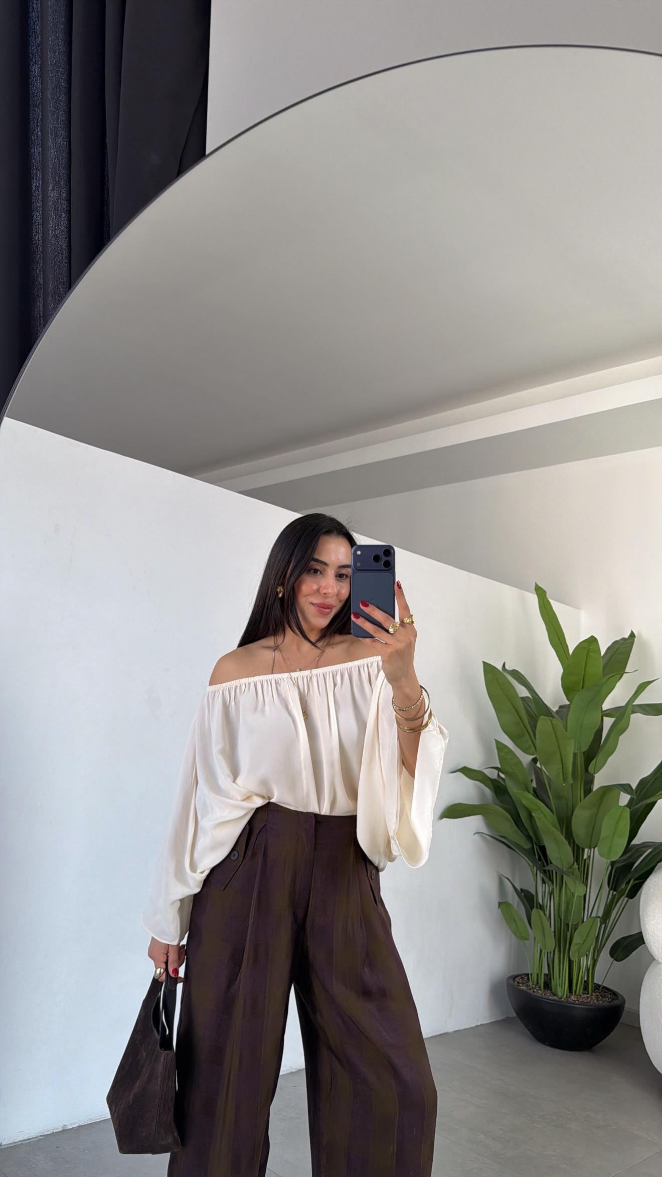 Taş Yakası Lastikli Bluz