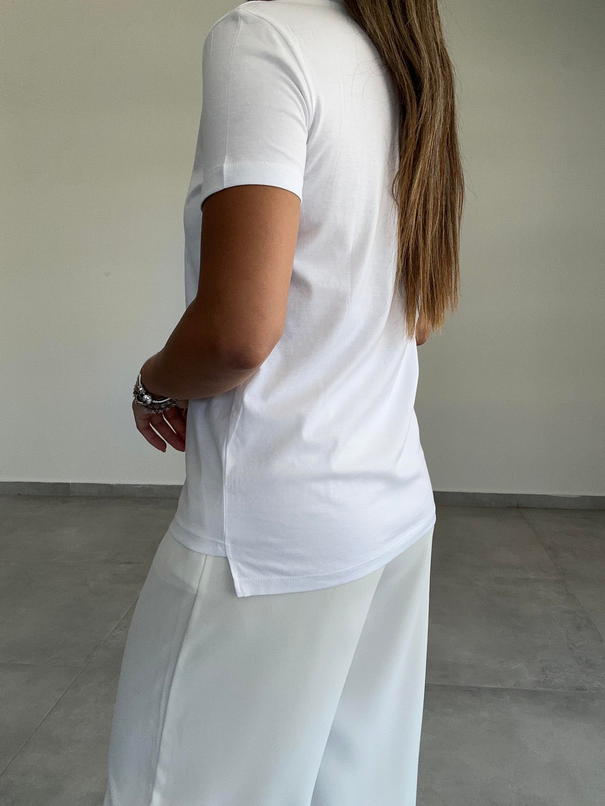 V Yaka Basic Ekru Tişört