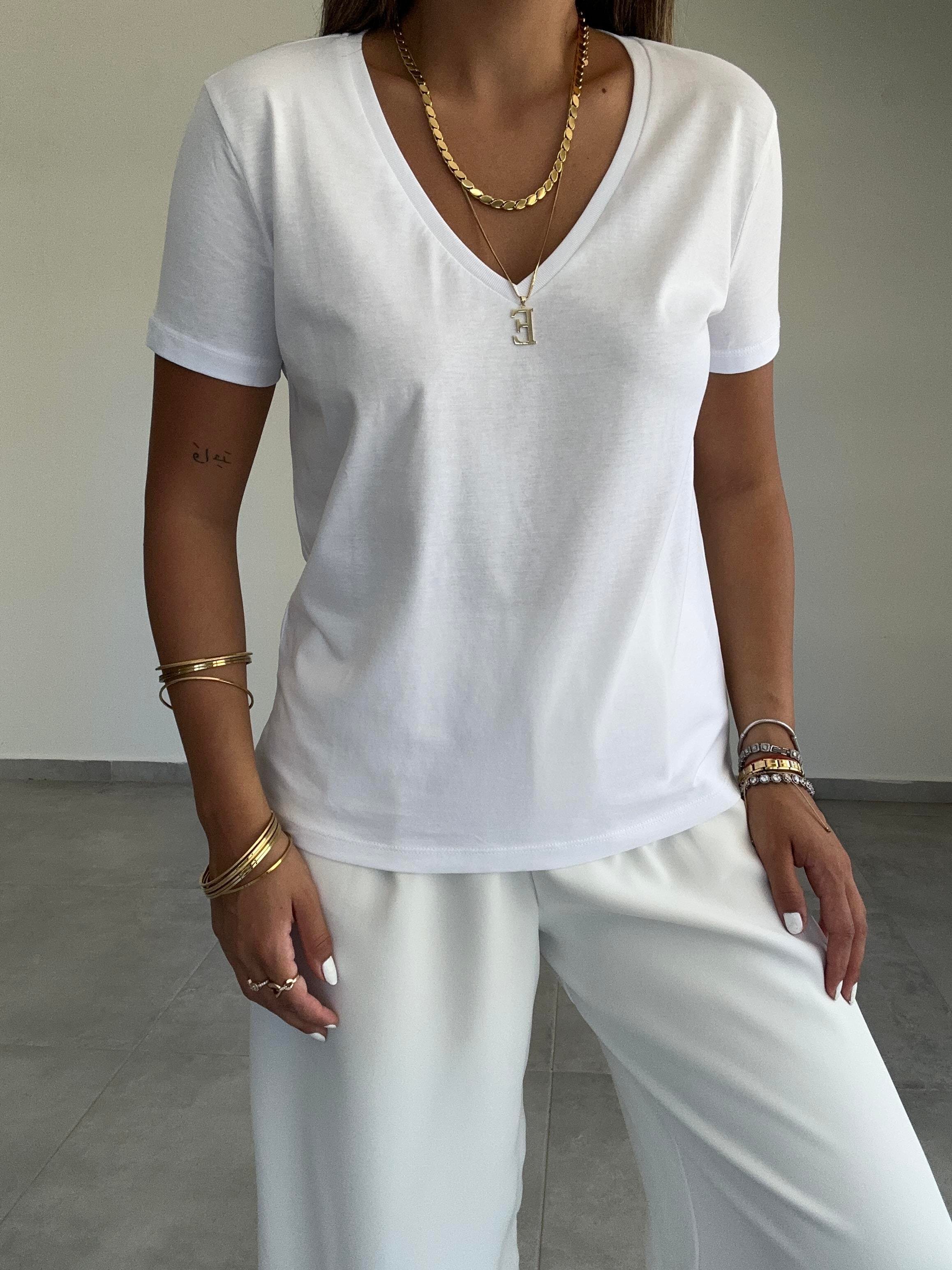 V Yaka Basic Ekru Tişört