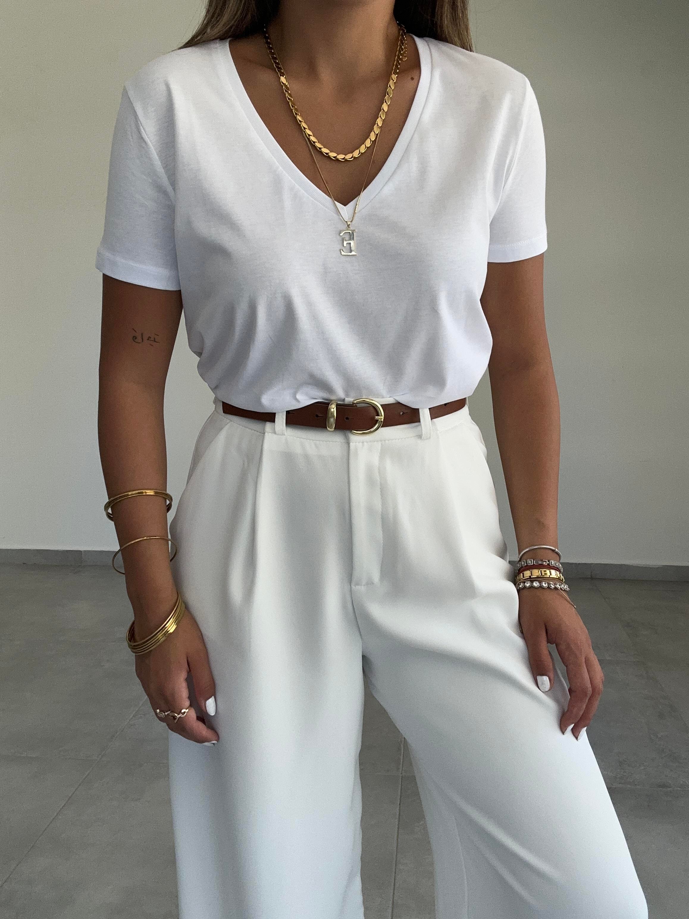 V Yaka Basic Ekru Tişört