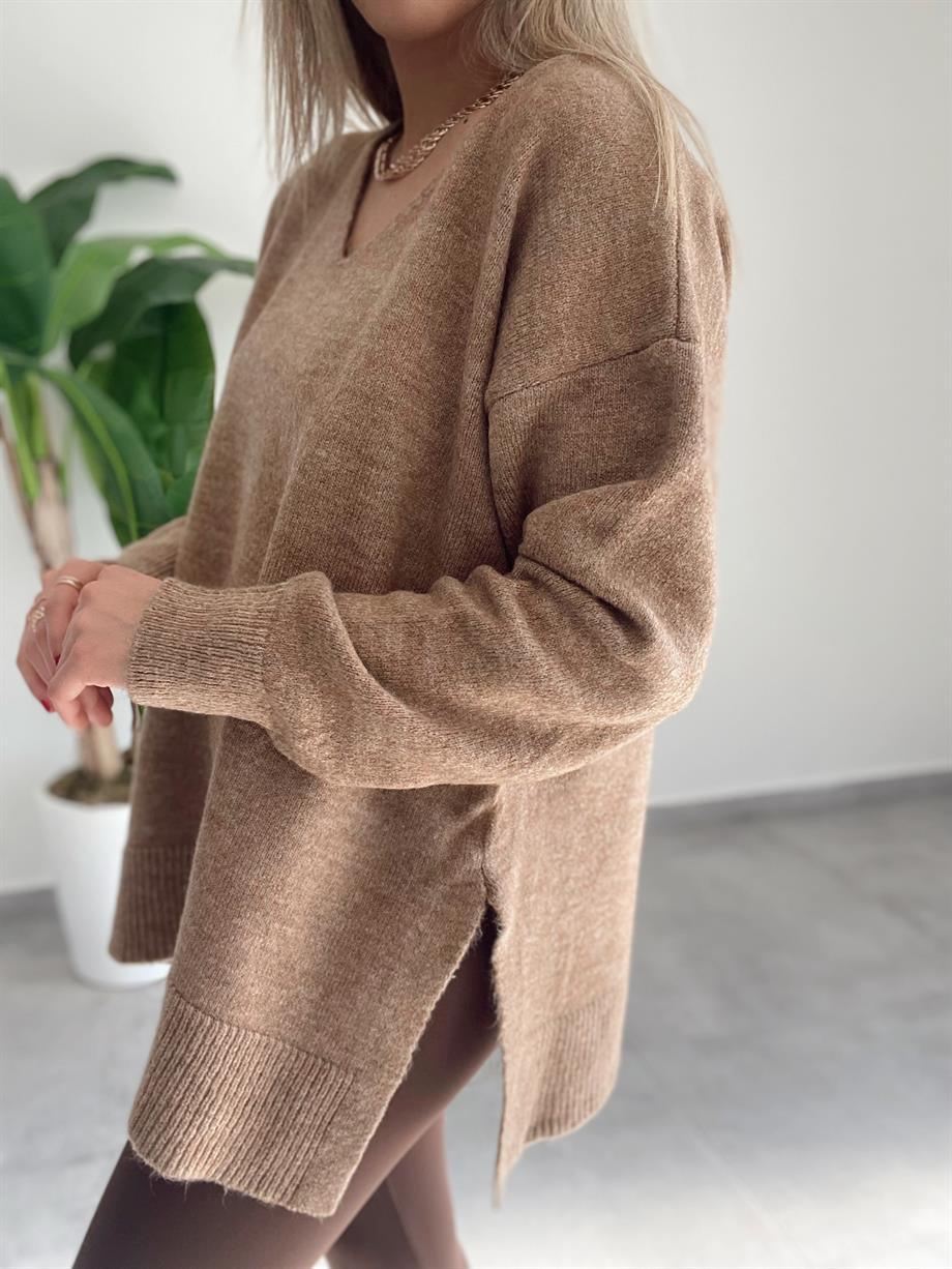 V Yaka Camel Triko Kazak