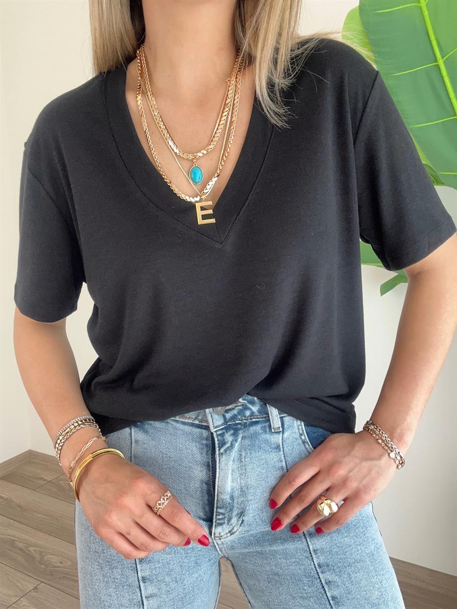 V Yaka Siyah Tişört