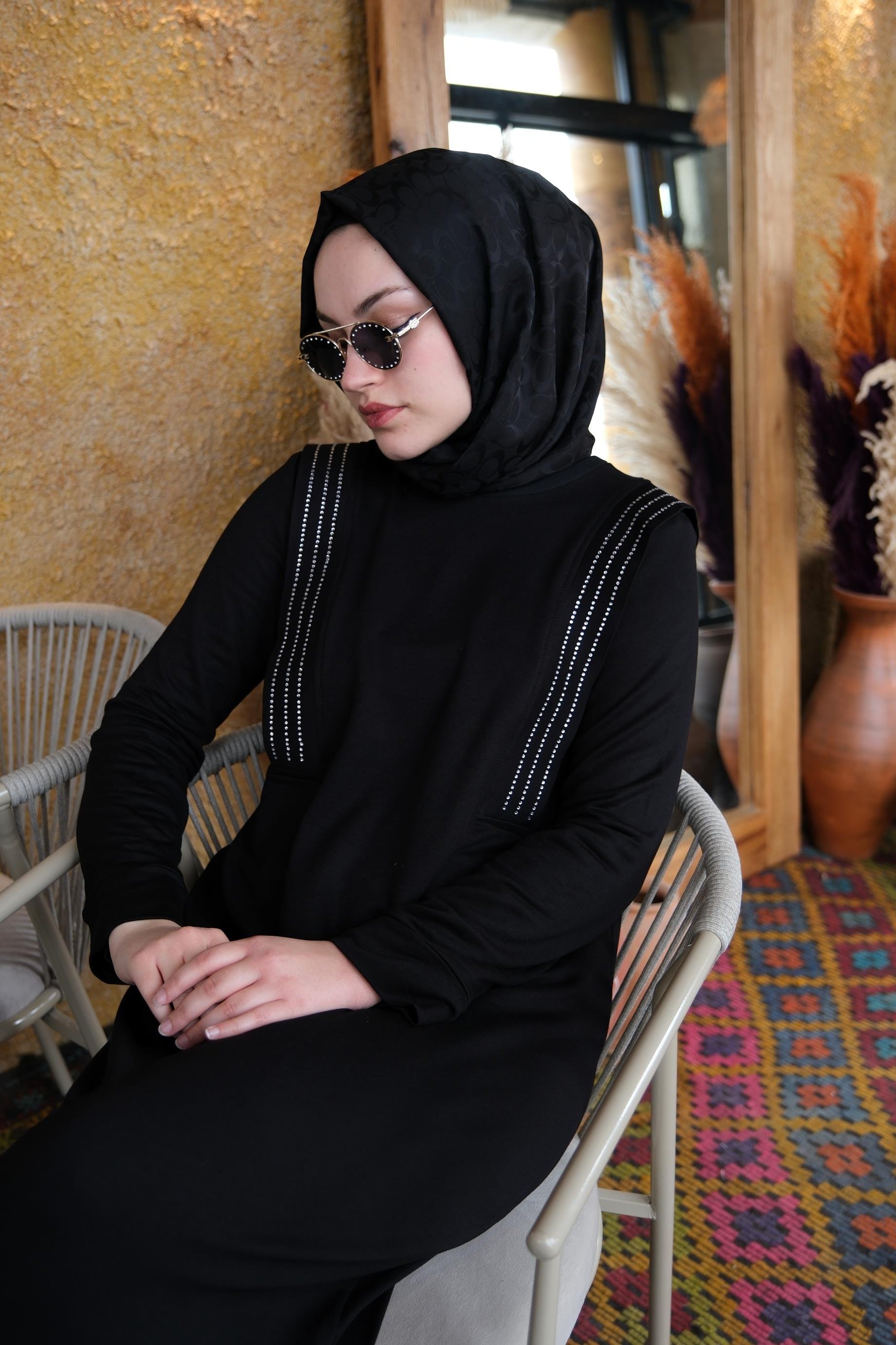 Omzu Taşlı Rahat Bambu Penye Siyah Molde Elbise