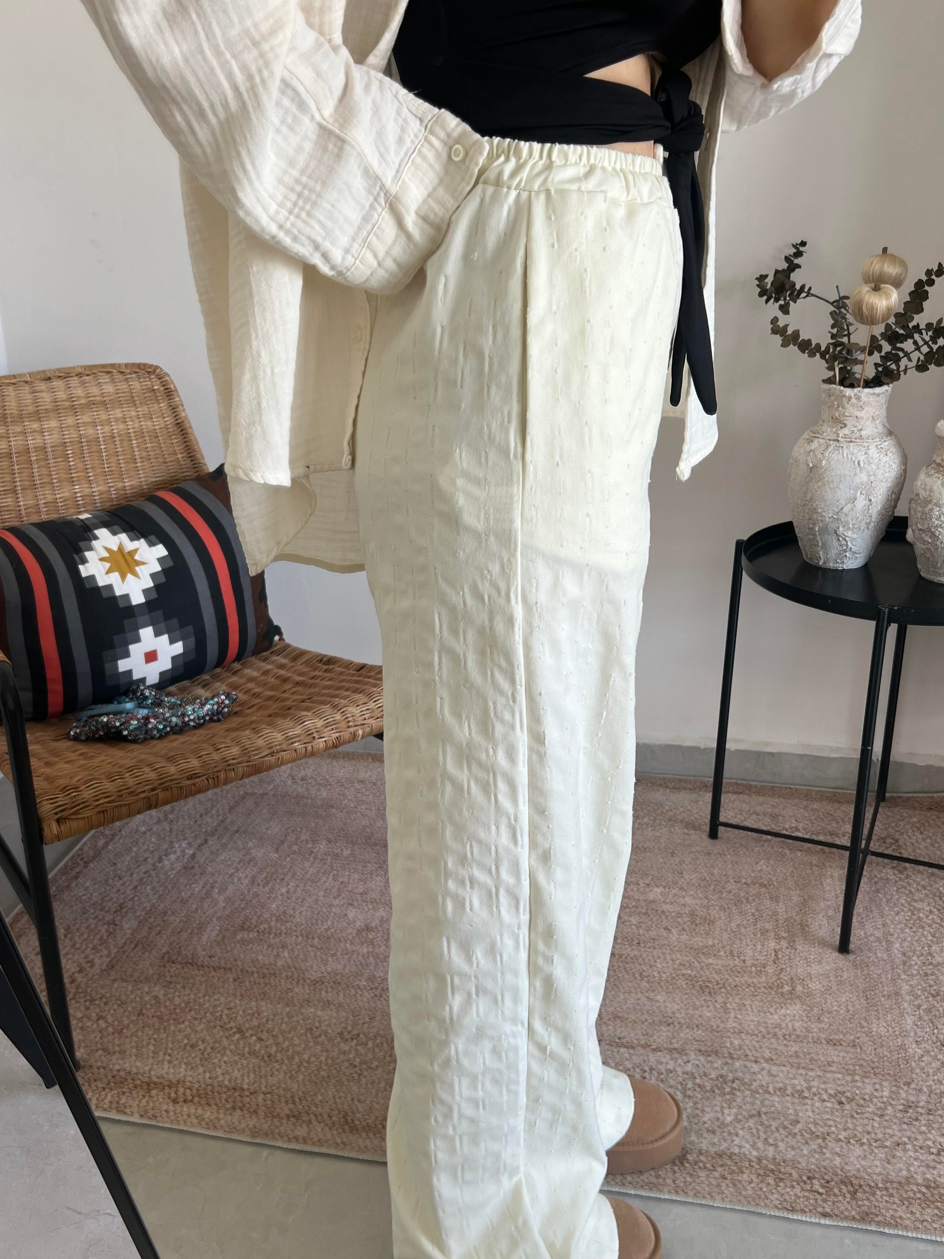 gabardin Rahat Kalıp Ekru Pantolon 