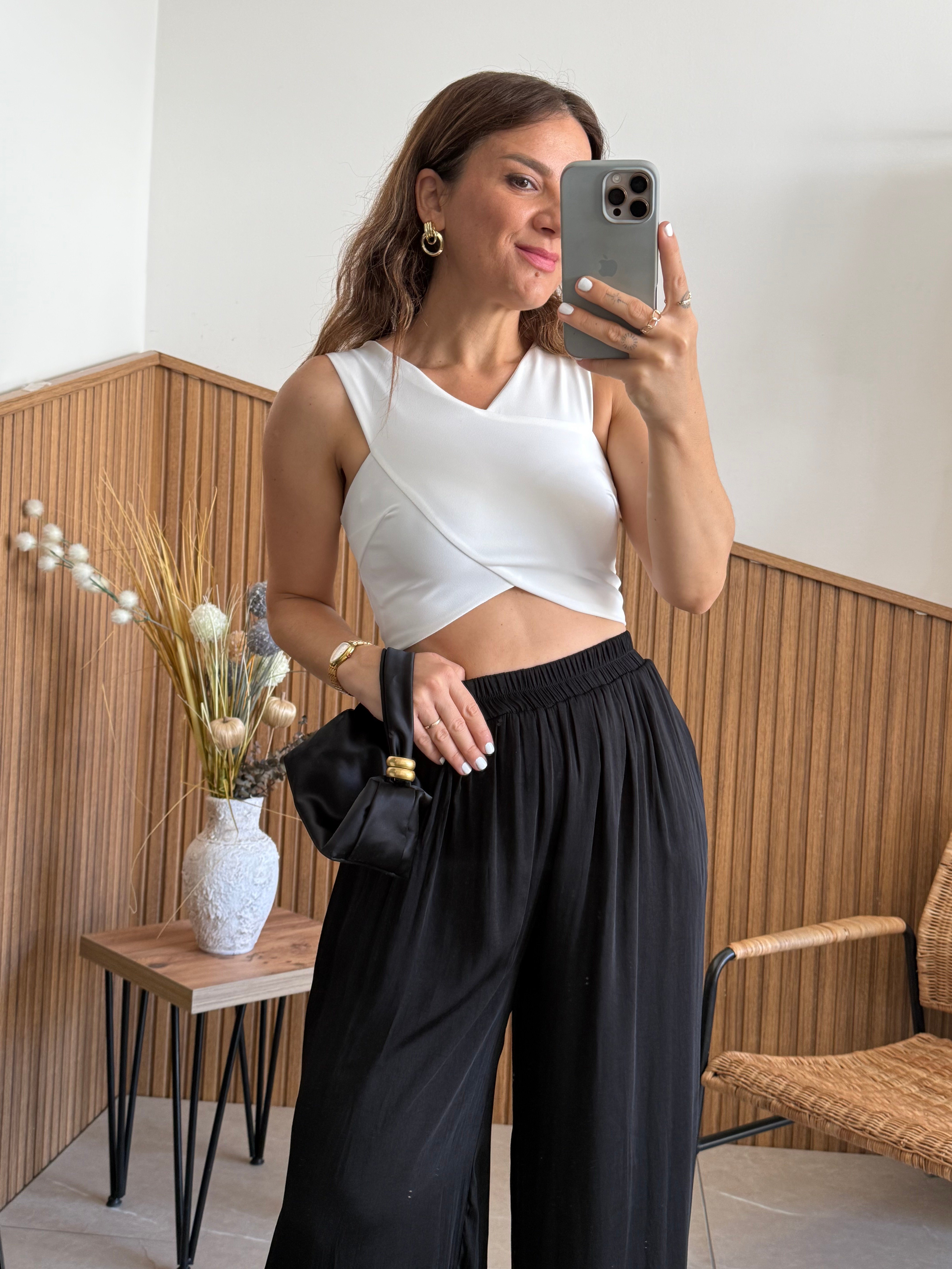 Krep Kumaş Beyaz Crop Bluz 