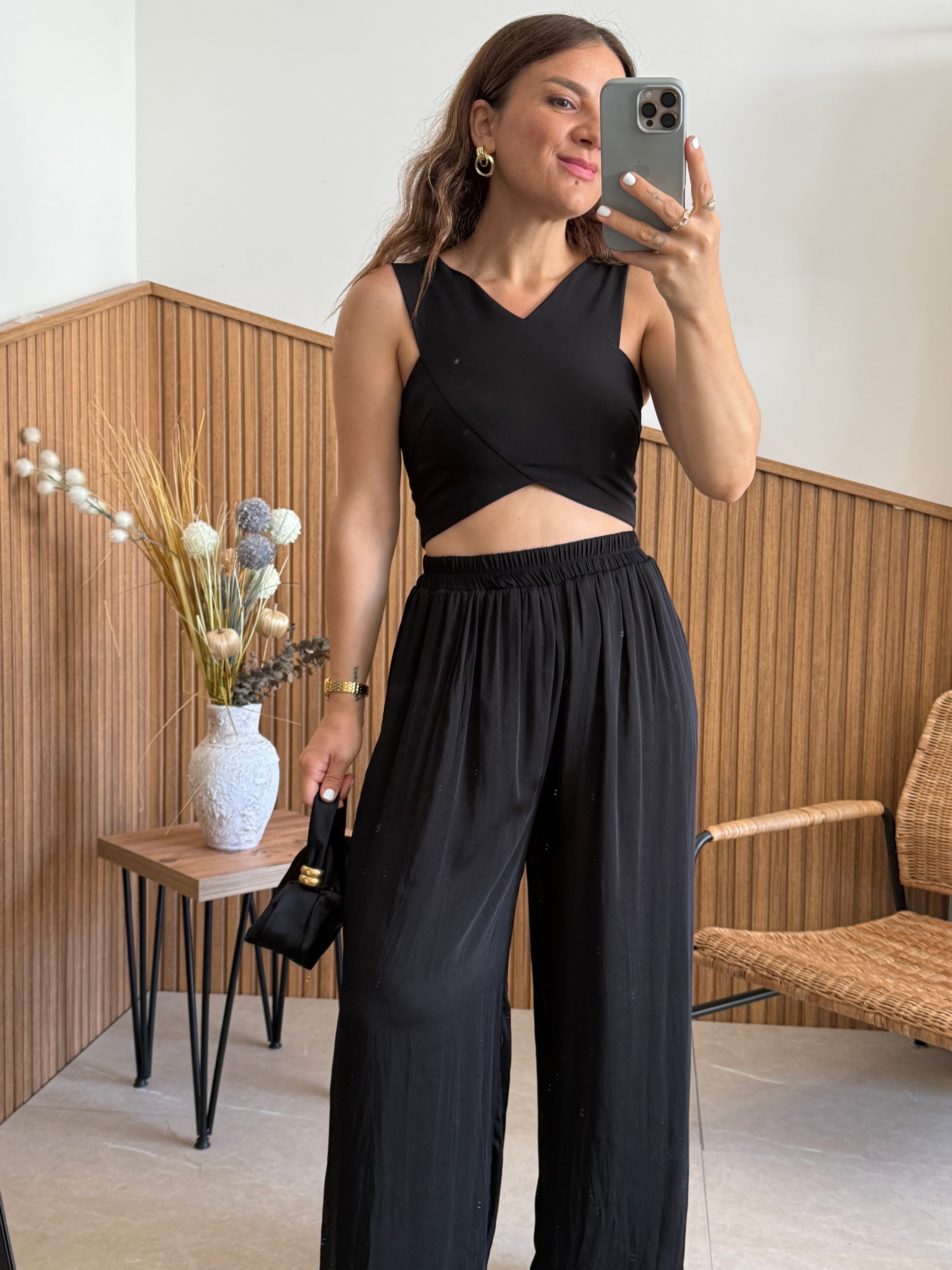Krep Kumaş Siyah Crop Bluz 