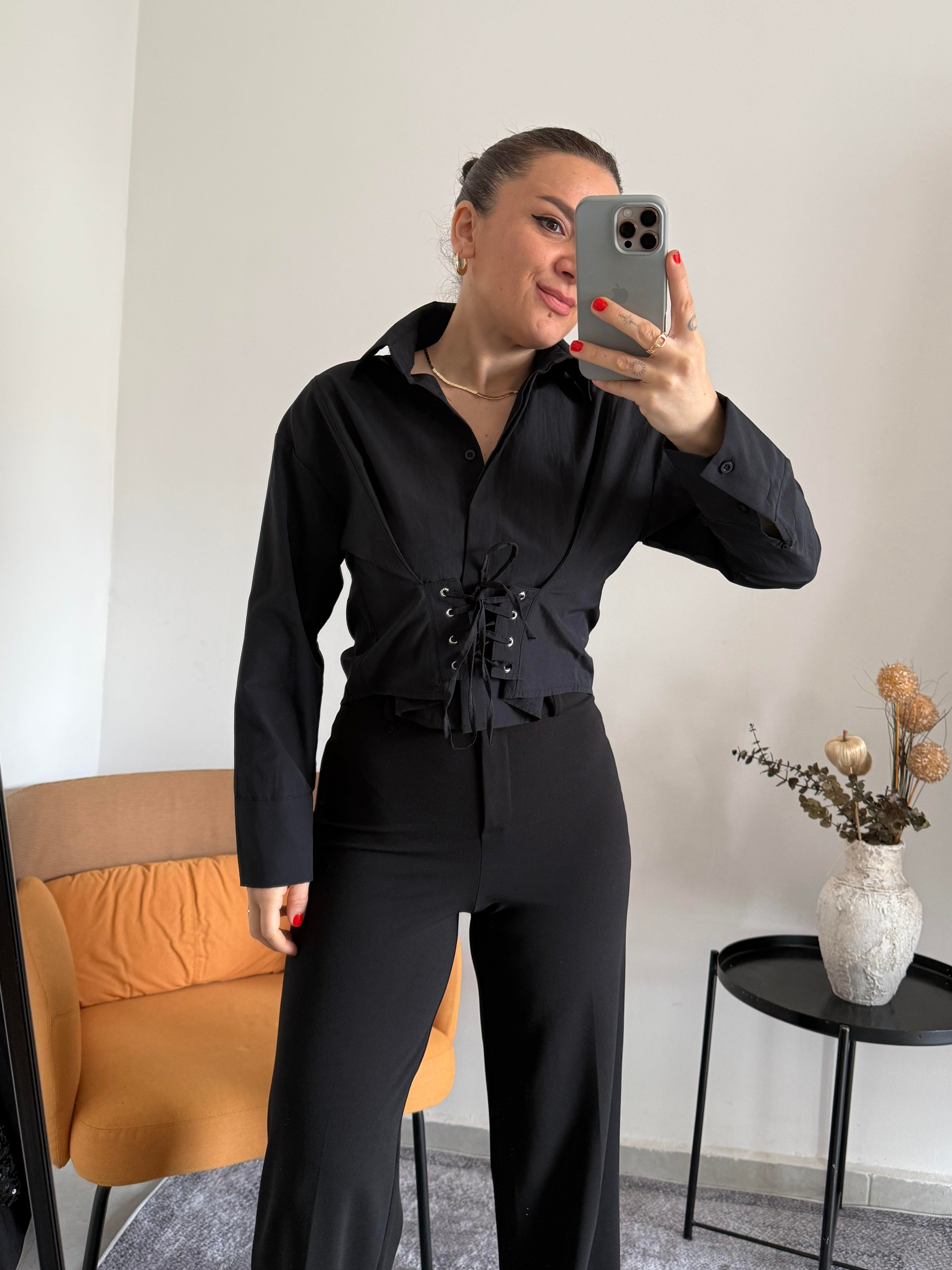 Marka Muadili Siyah Crop Gömlek 