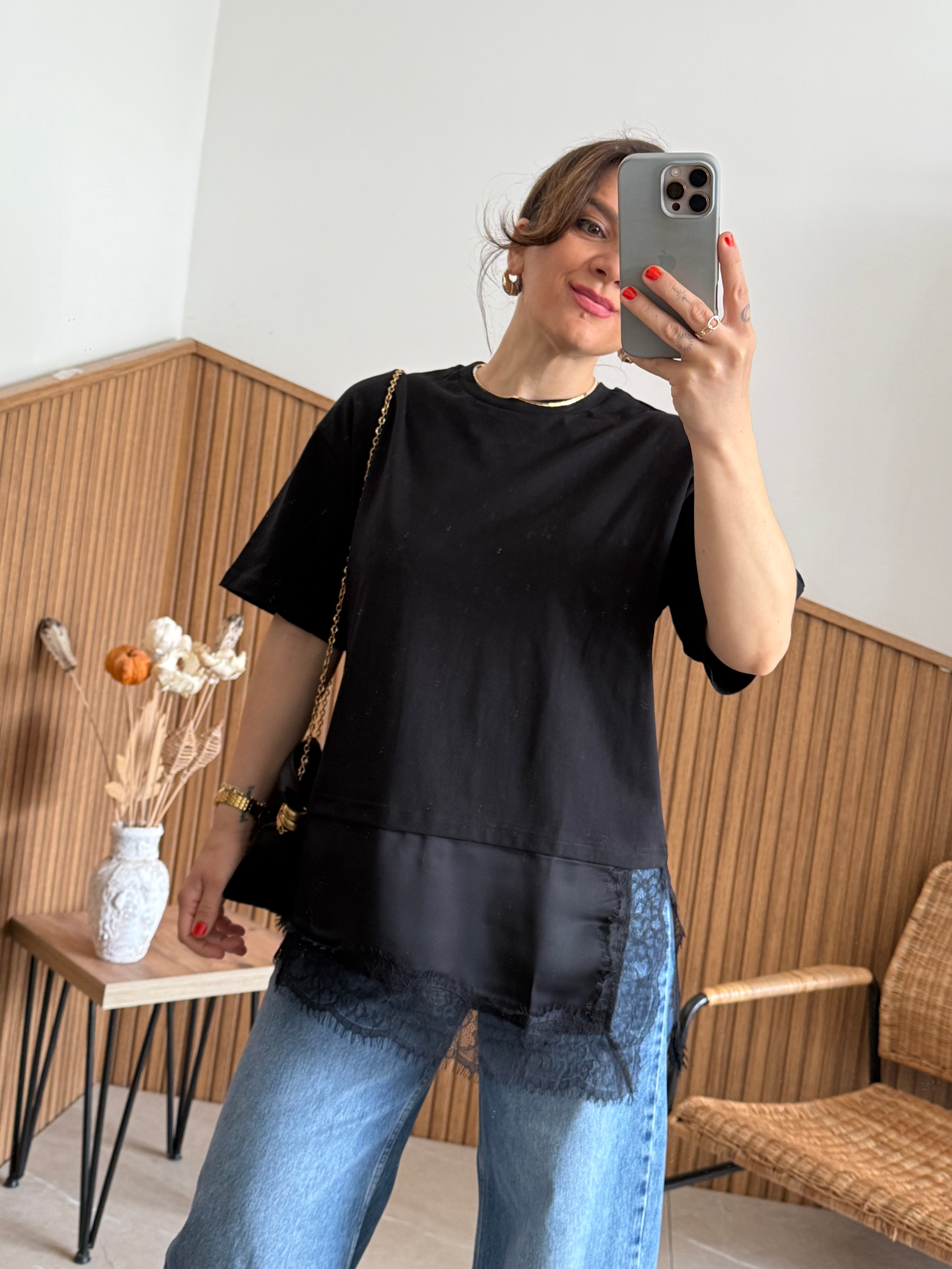 Siyah Dantel Detay Basic Bluz 