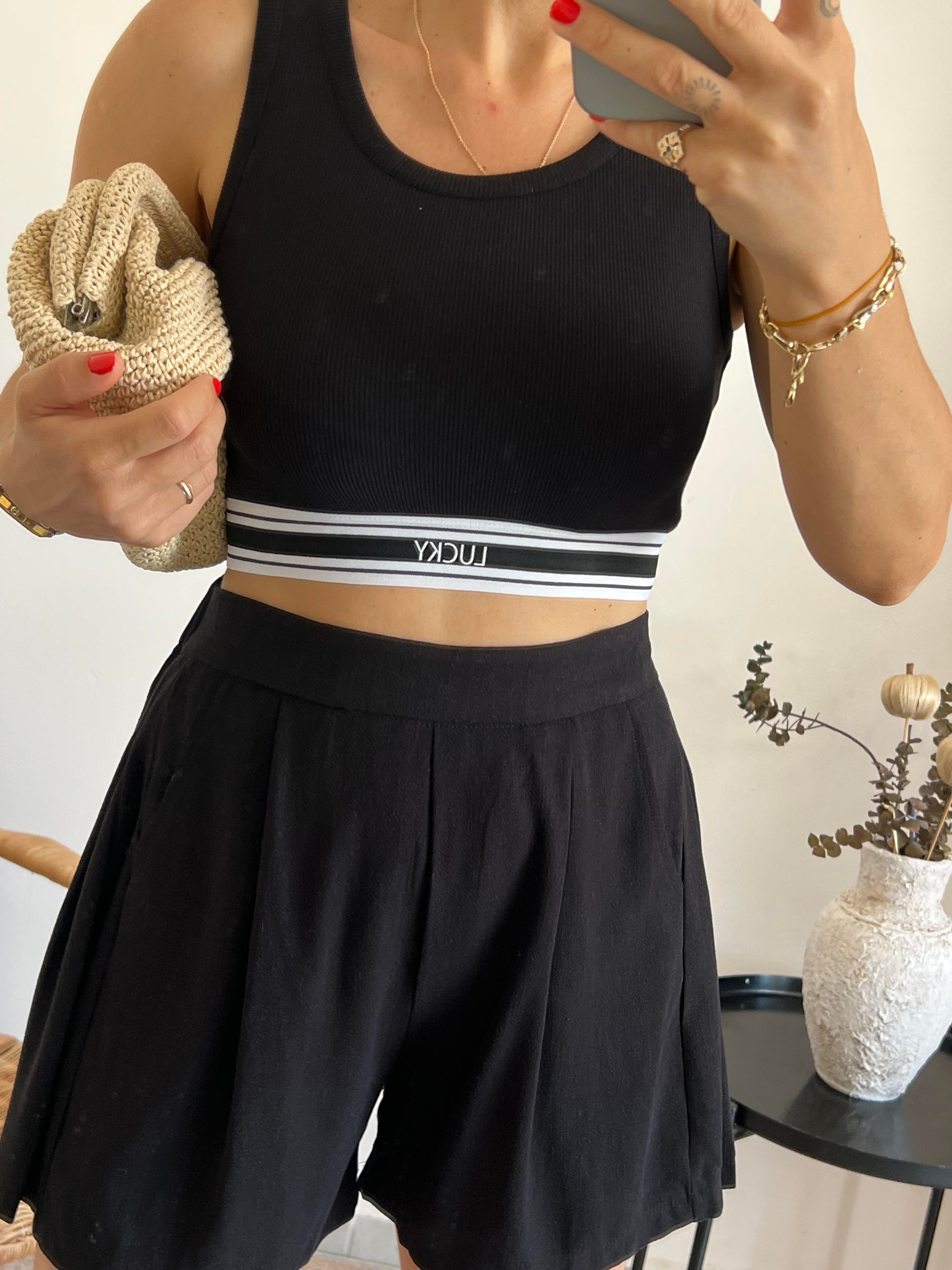 Siyah Yazı Detaylı Crop Bluz 