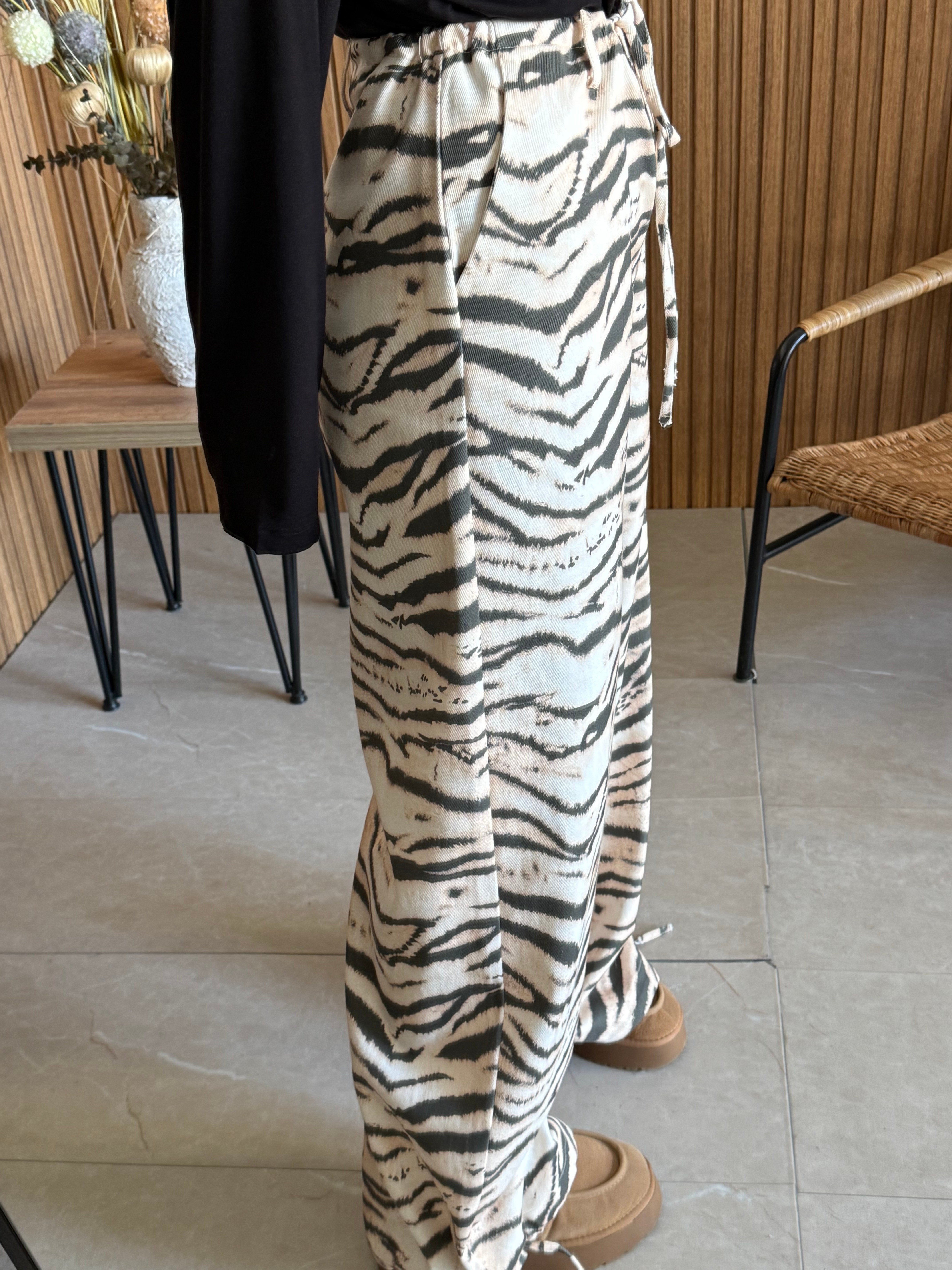 Zebra Desen Gabardin Beli Bağlamalı Pantolon 