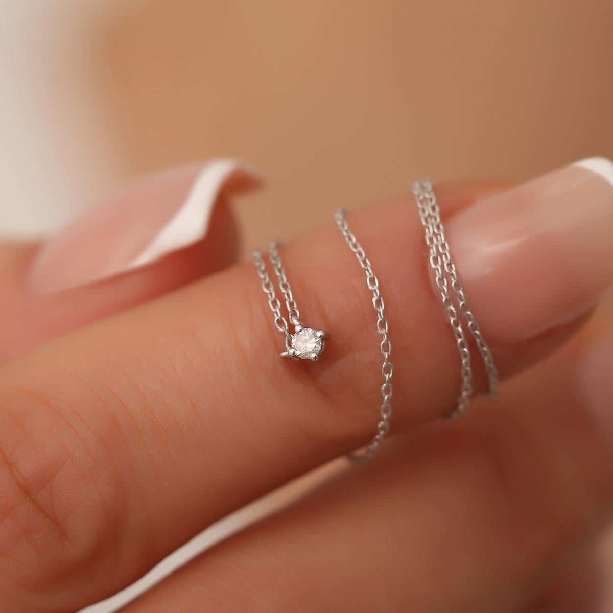 0.05 Karat Tektaş Pırlanta Kolye