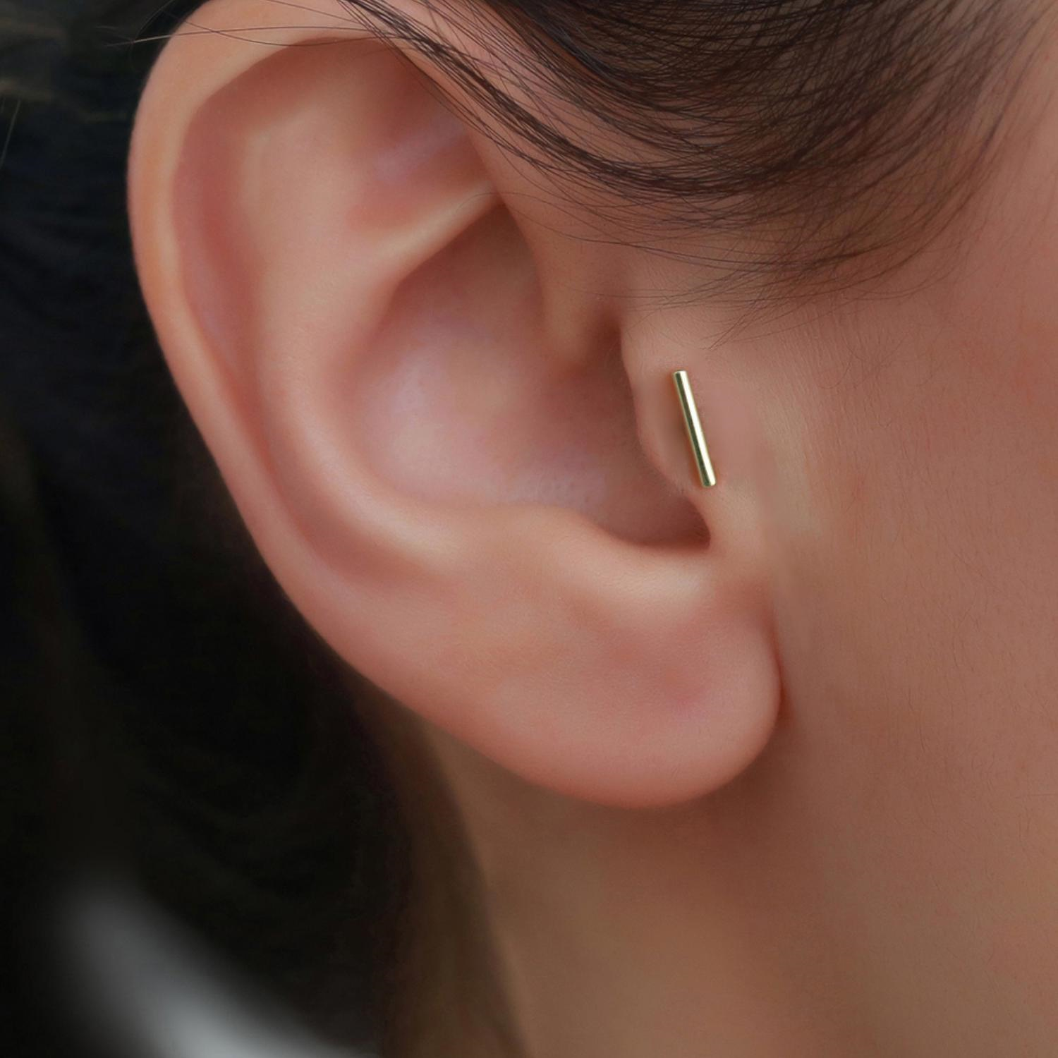 14 Ayar Altın Çizgi Tragus Piercing