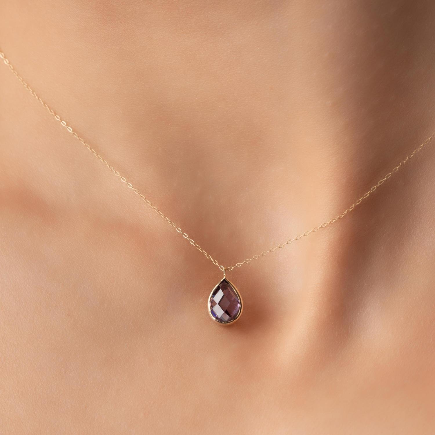 14 Ayar Altın Mor Taşlı Minimal Damla Kolye