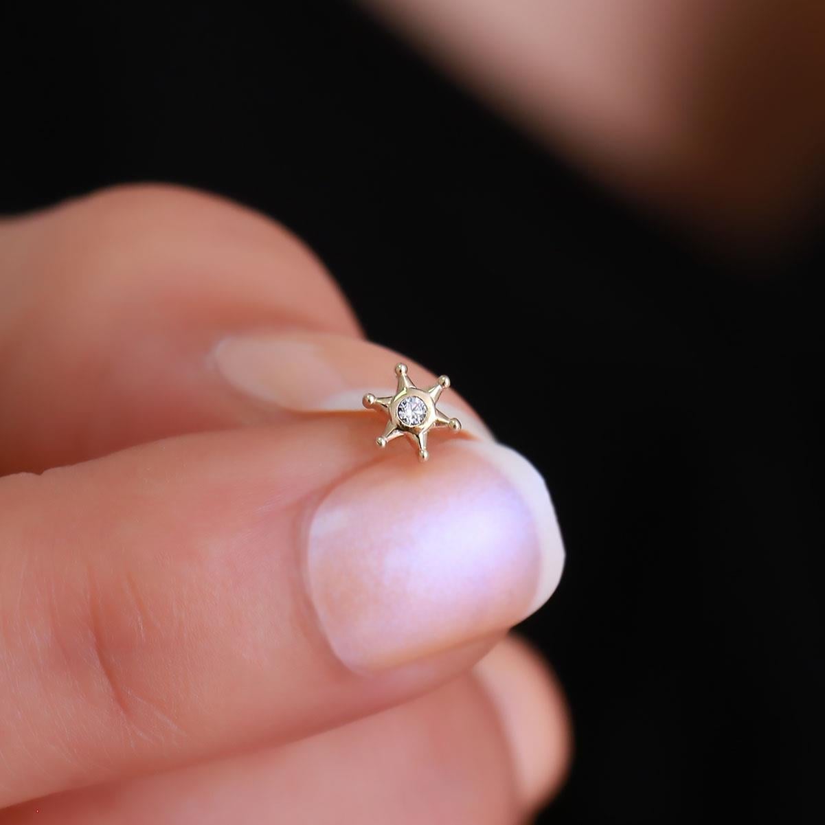 14 Ayar Altın Ortası Taşlı Yıldız Tragus Piercing