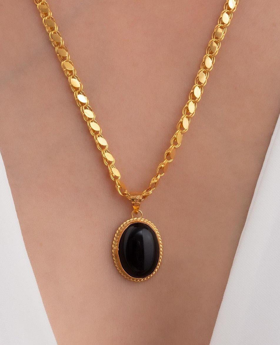 14 Ayar Altın Oval Onix Halep Kolye