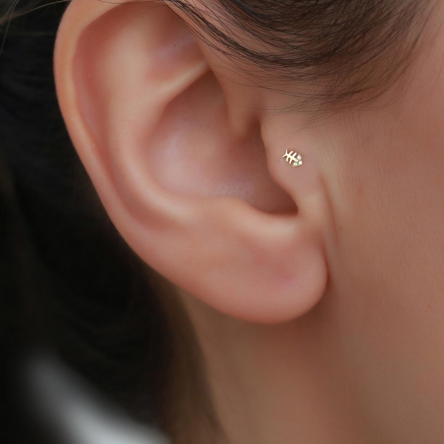 14 Ayar Altın Taşlı Balık Tragus Piercing
