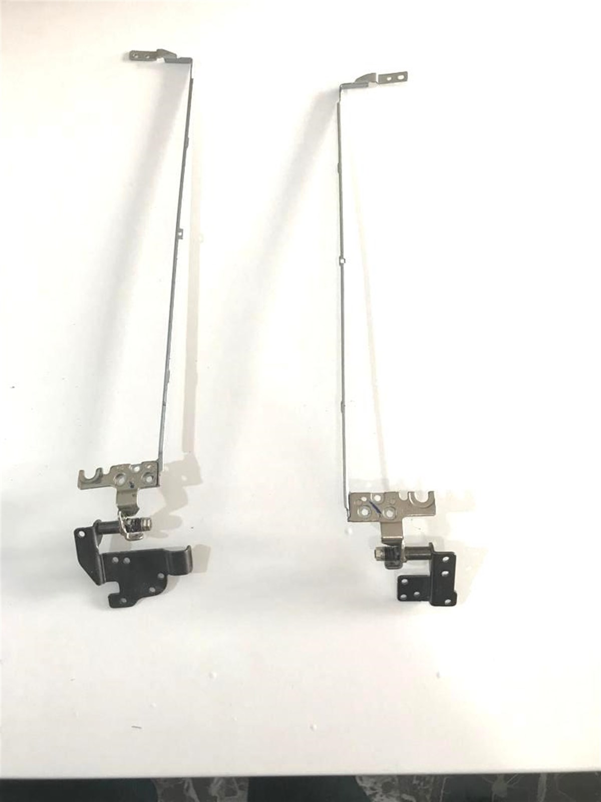 Menteşe - ÇıtaAcer E1 Serisi E1-572G  ORJİNAL MENTEŞE SET  STOK: Z-65