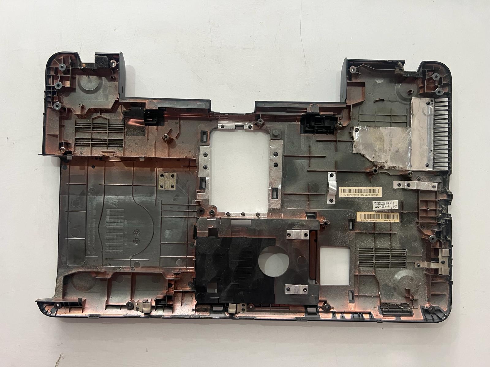 Alt KasaToshiba Satellite C850 C850D C855-18E C855D Alt Kasa Stok: Z98
