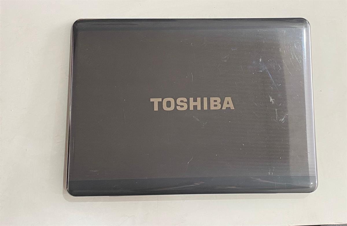 Cover - Arka kapakTOSHIBA SATELLITE A300-17N  MODEL NO: PSAJ0E-01300QTE EKRAN ARKA KAPAK COVER STOK: Z93