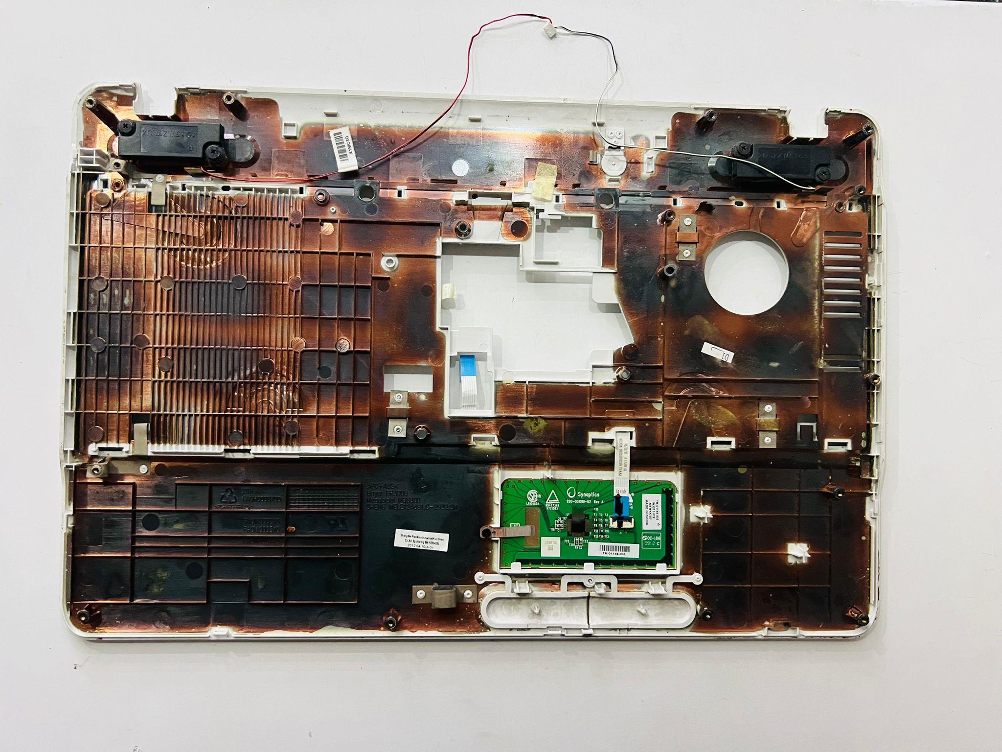 Üst KasaToshiba C660 C660D Orijinal Üst Kasa ve Hoparlör Takımı Stok: Z103