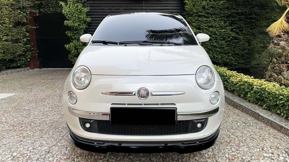 500 Front Lip Piano Black Vacuum  2009-2019 LOUNGE