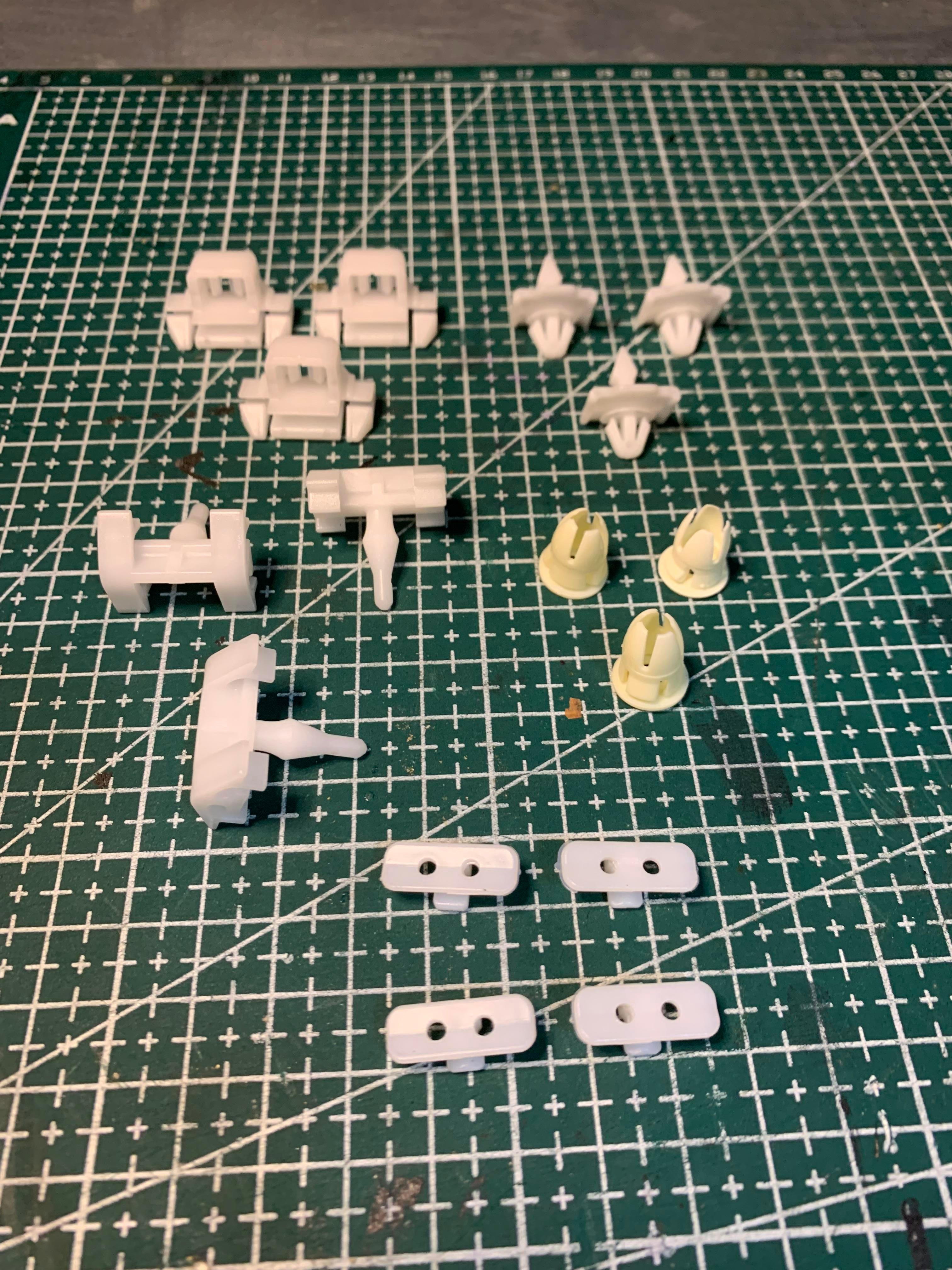 FOR MERCEDES W124 CLİPS Set Front Doors,Rear Doors and Front Right and Left Paco Clips Staples Sacco Planking 124 piece