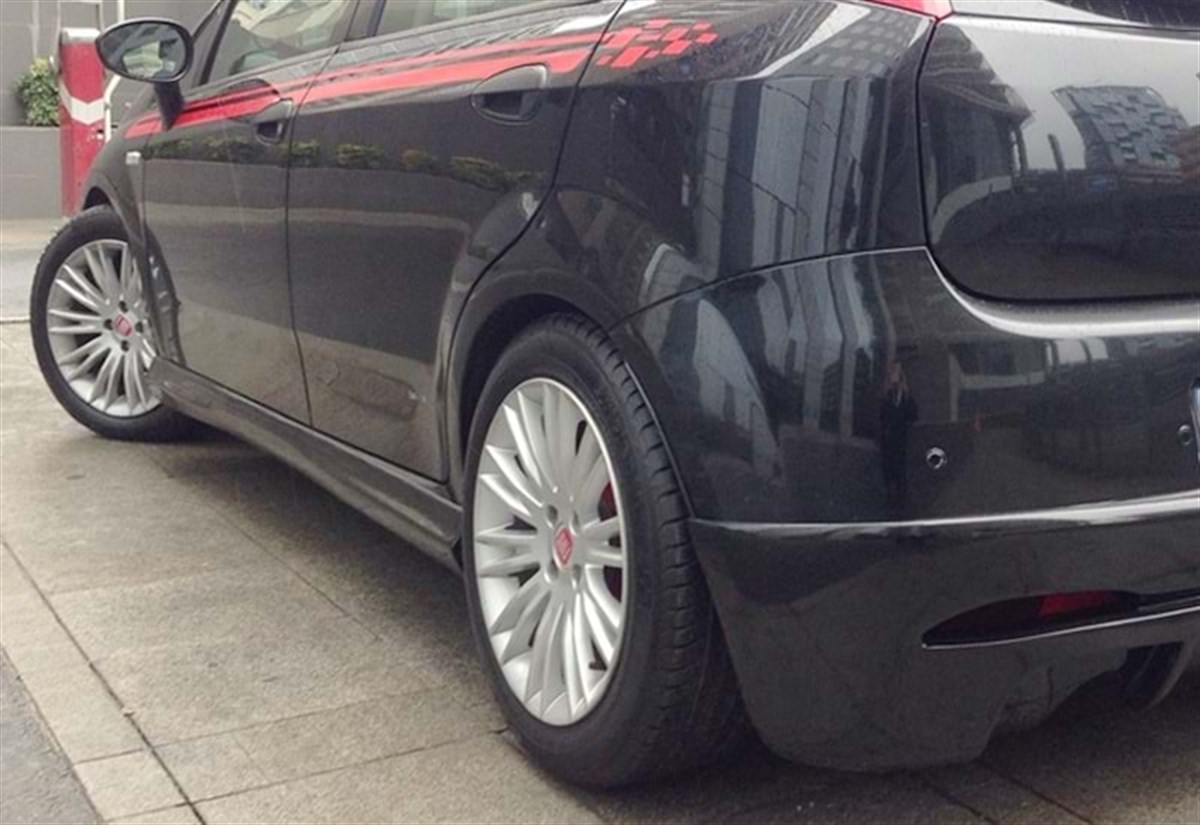Punto Sport Side Skirts Raw Surface Vacuum Plastic  2012-2018 Punto - Evo, Grande